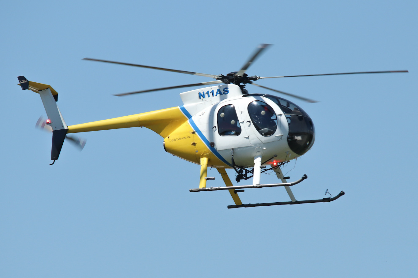 Full size: PRIVATE Hughes MD500 N11AS at York Airport