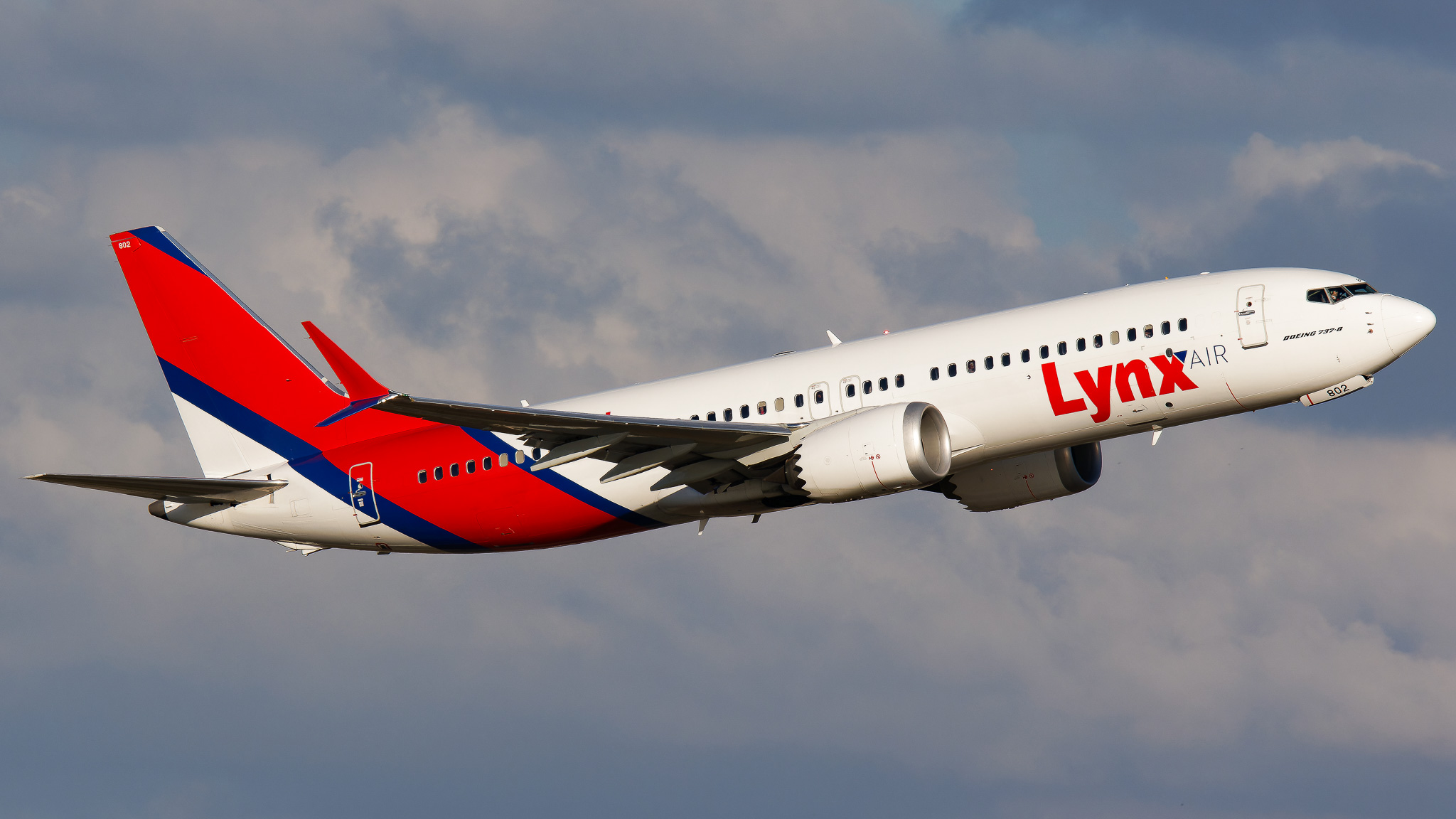 Full size: Lynx Air International Boeing 737 MAX 8 C-FULI at Tampa International Airport