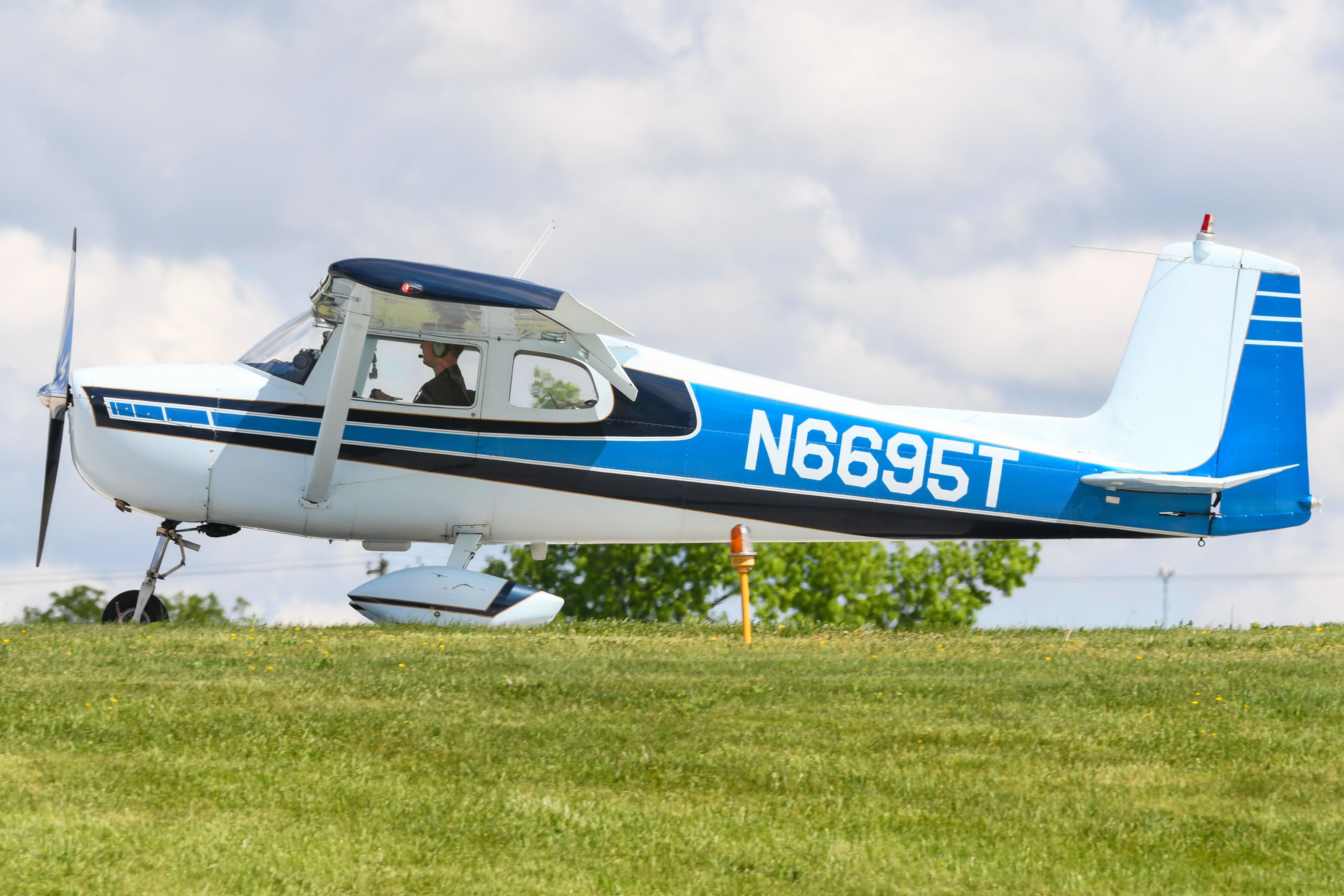 Full size: PRIVATE Cessna 150 N6695T at Heritage Field Airport