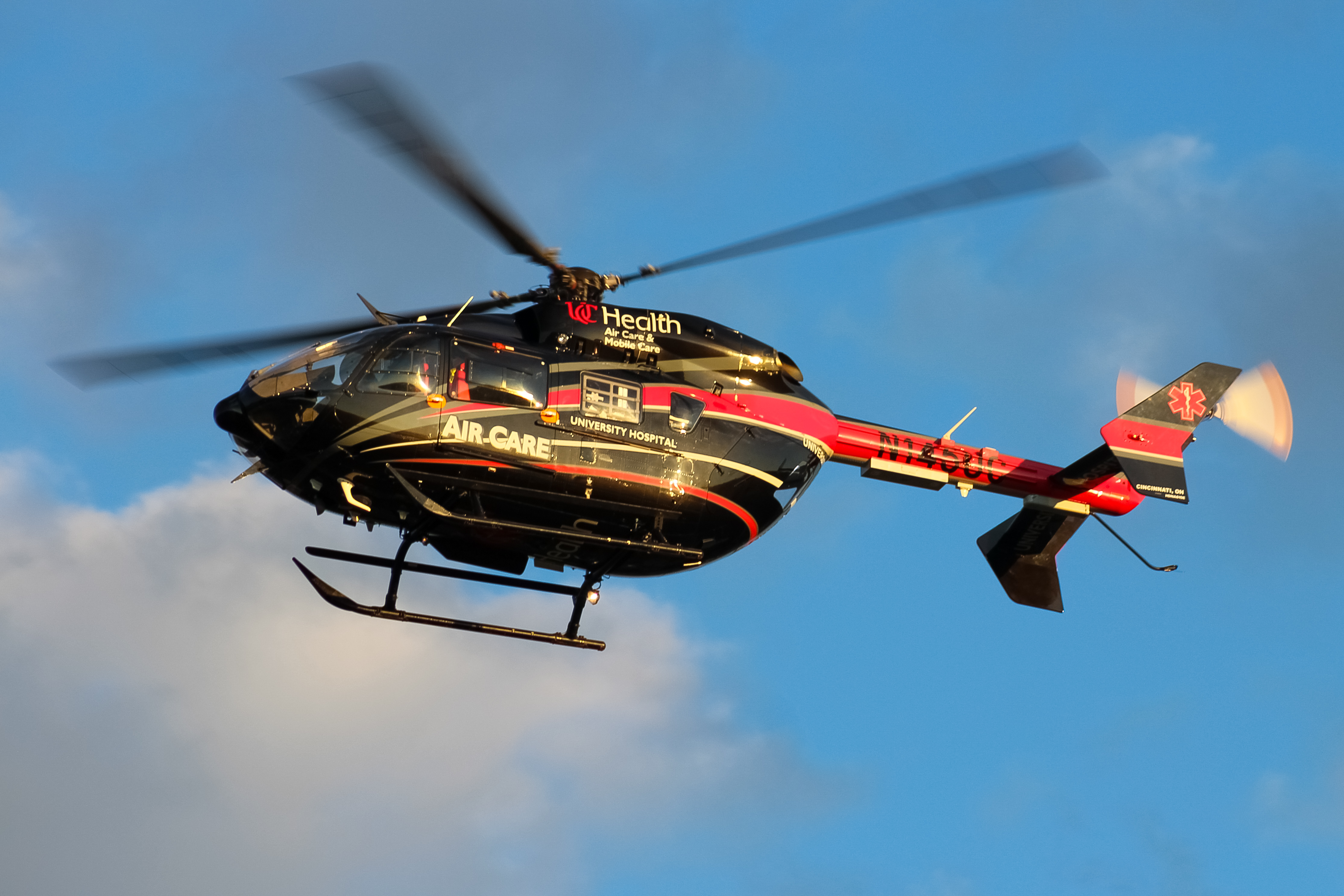 Full size: UC Health Air Care Airbus H145 N145UC at Cincinnati Municipal Airport/Lunken Field