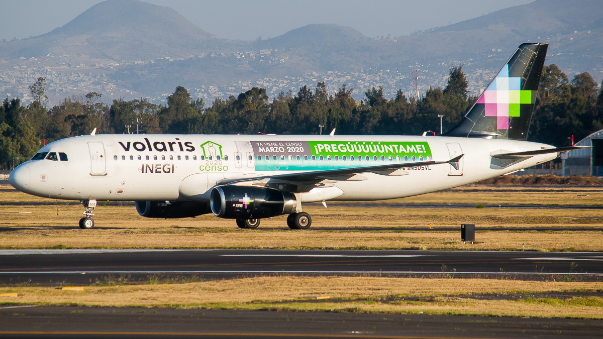 Full size: Volaris Airbus A320 N505VL at Mexico City International Airport