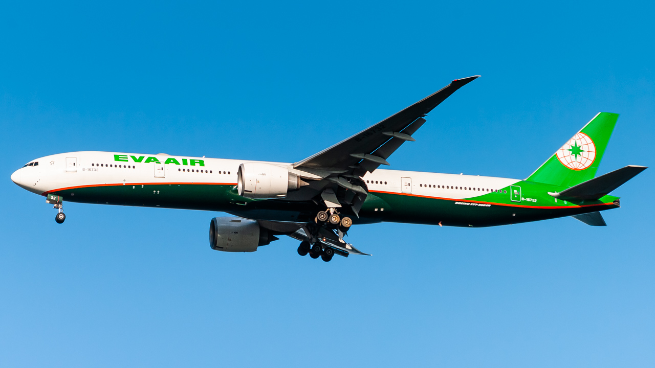 Full size: EVA Air Boeing 777-300ER B16732 at San Francisco International Airport