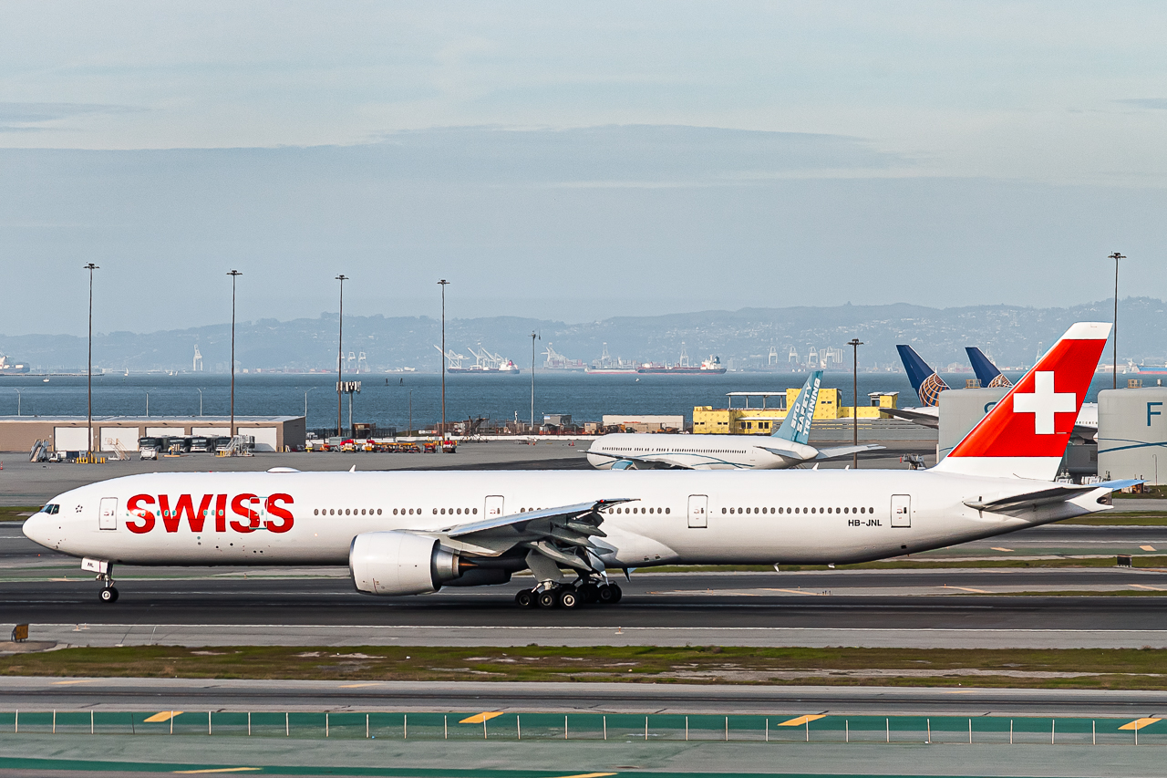 Full size: Swiss International Air Lines Boeing 777-300ER HB-JNL at San Francisco International Airport