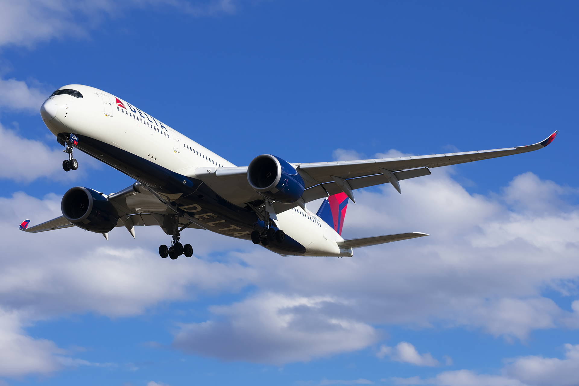 Full size: Delta Airlines Airbus A350-900 N509DN at Salt Lake City International Airport