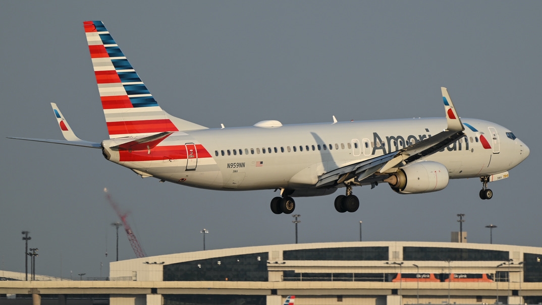 Full size: American Airlines Boeing 737-800 N959NN at Dallas-Fort Worth International Airport