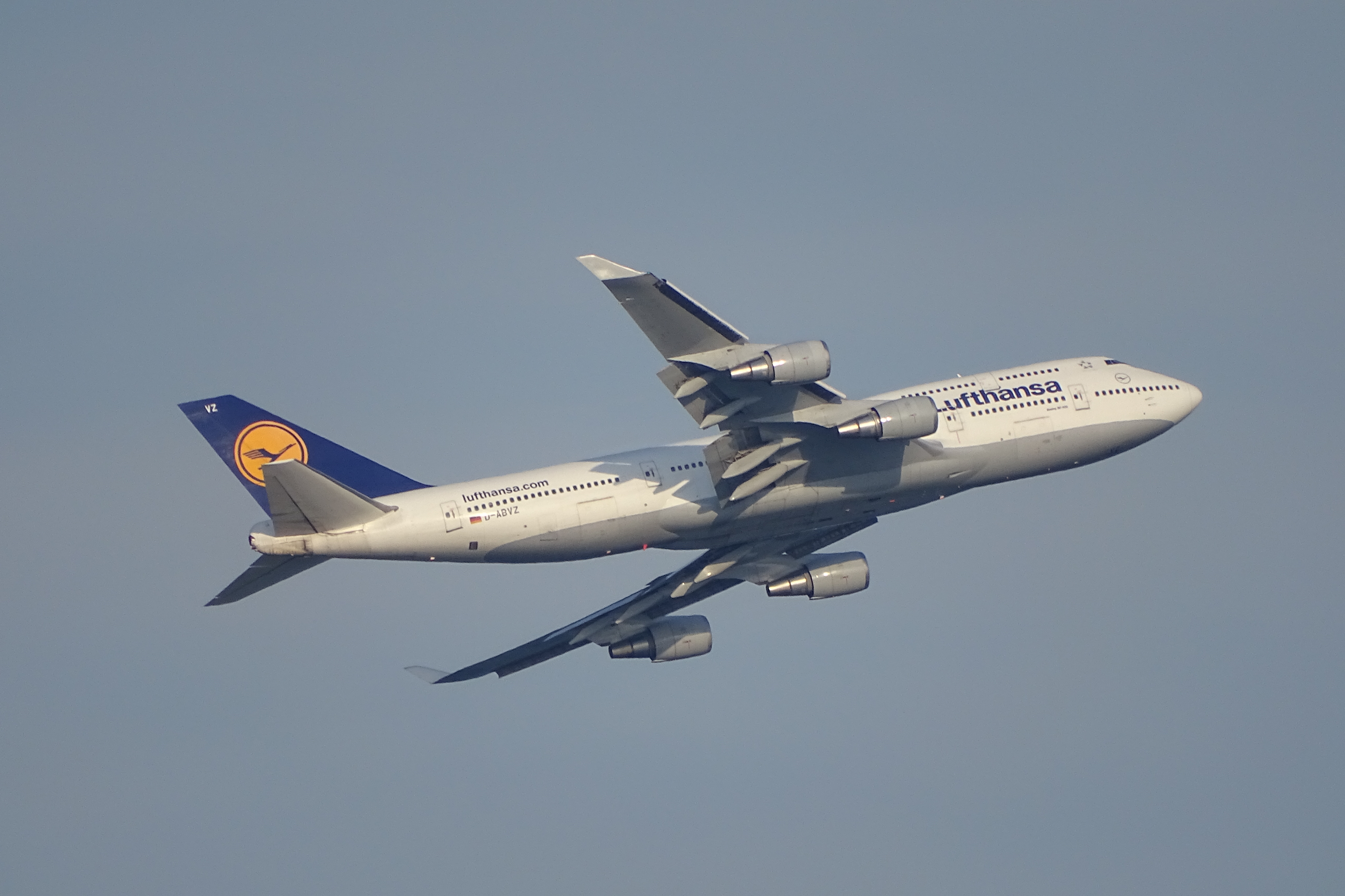 D-ABVZ | Lufthansa Boeing 747-400 at BOS | AeroXplorer