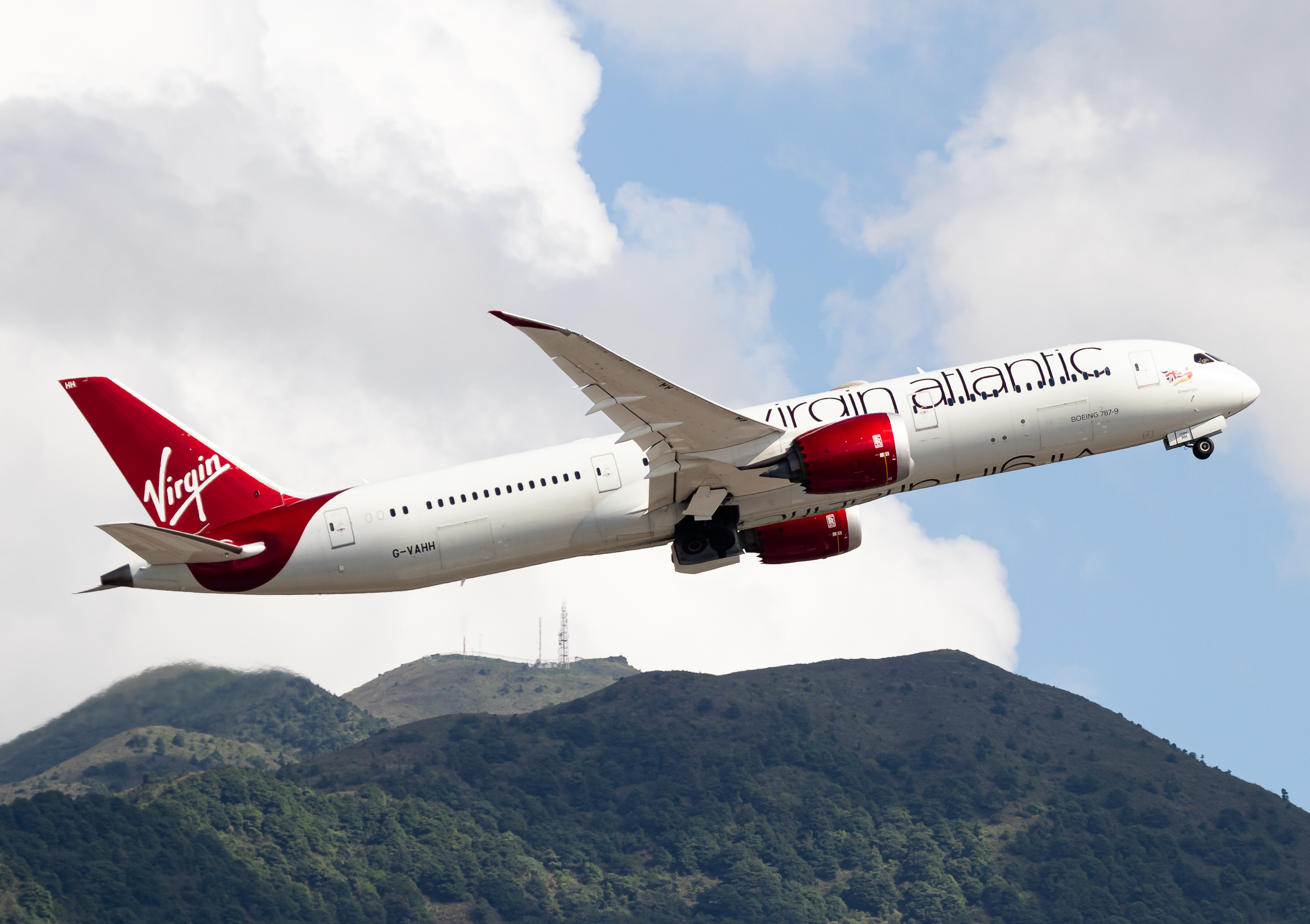 Full size: Virgin Atlantic Boeing 787-9 G-VAHH at Hong Kong International Airport