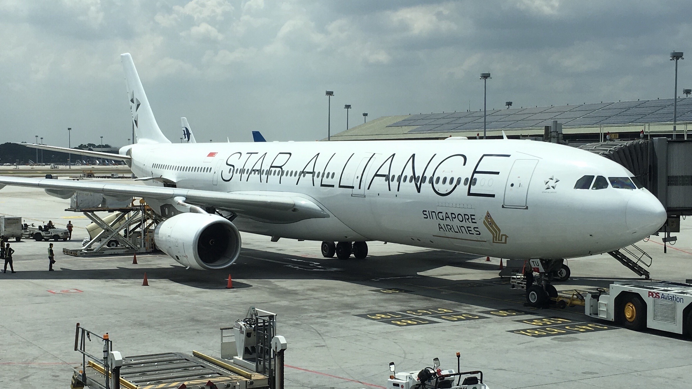 Full size: Singapore Airlines Airbus A330-300 9V-STU at Kuala Lumpur International Airport