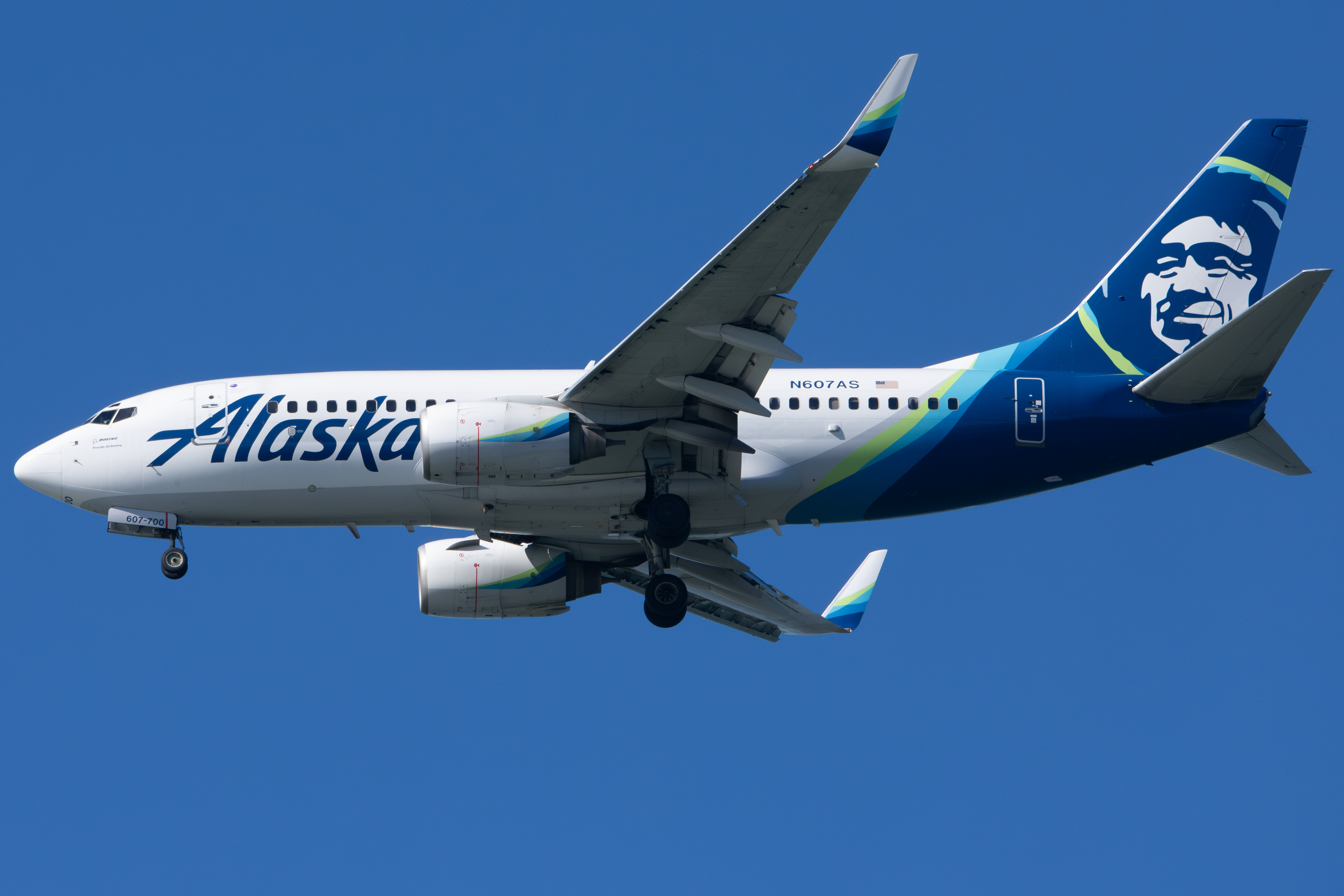 Full size: Alaska Airlines Boeing 737-700 N605AS at San Francisco International Airport