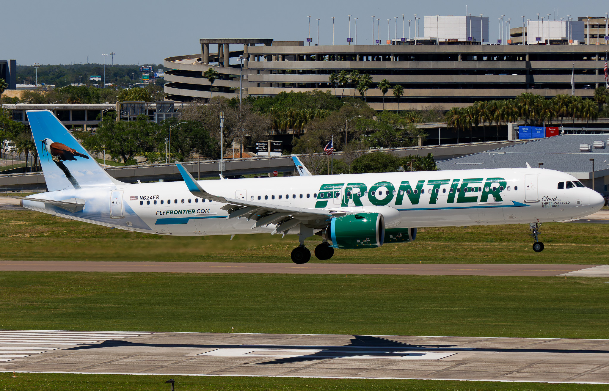 Full size: Frontier Airlines Airbus A321NEO N624FR at Tampa International Airport