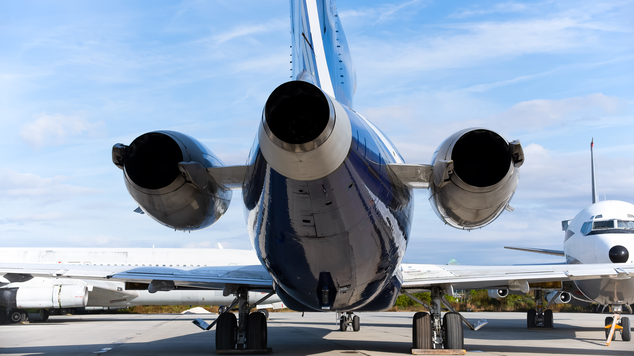 Full size: PRIVATE Boeing 727-200 VQ-BNF at Brunswick Golden Isles Airport