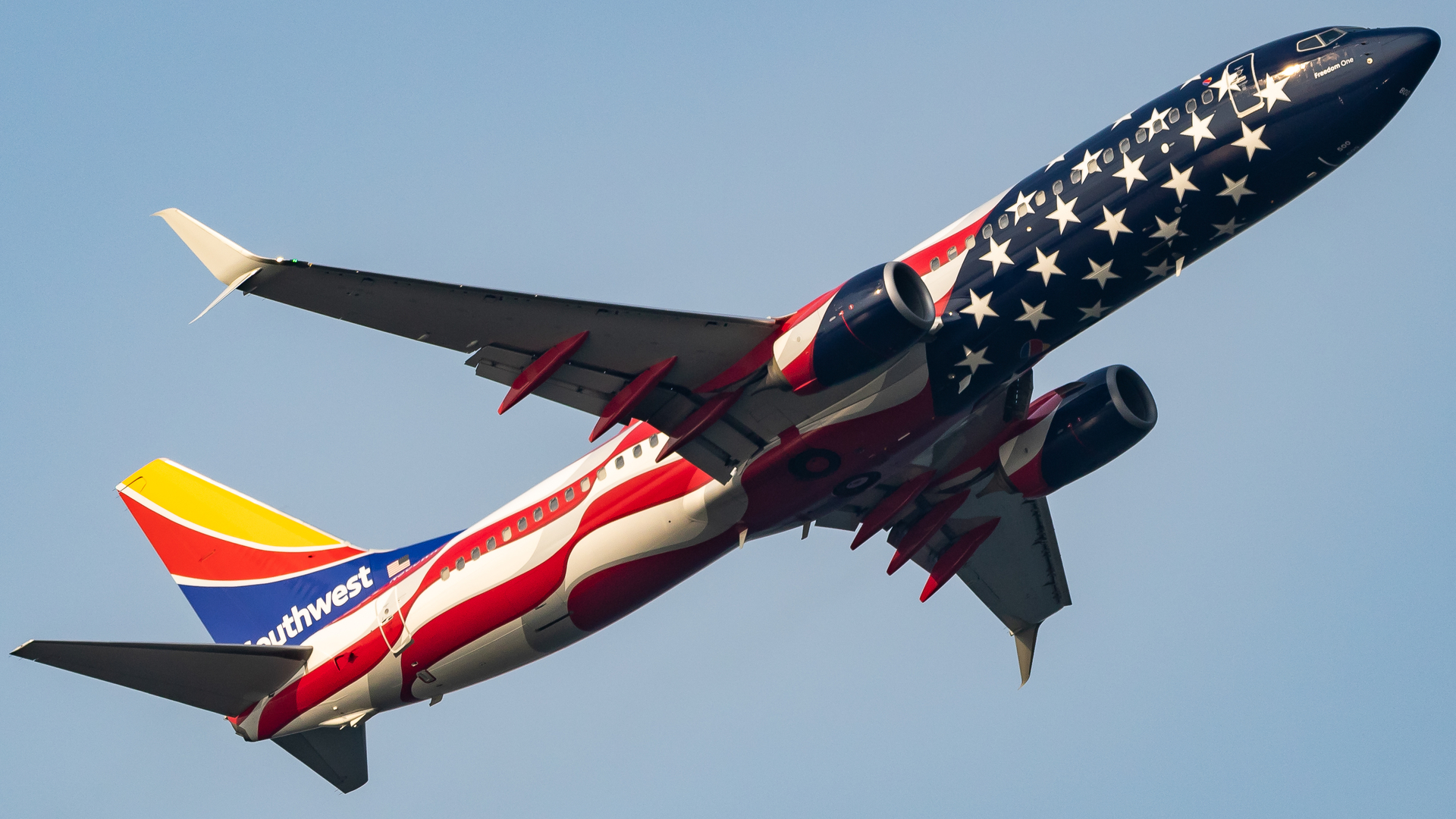 Full size: Southwest Airlines Boeing 737-800 N500WR at Ronald Reagan National Airport