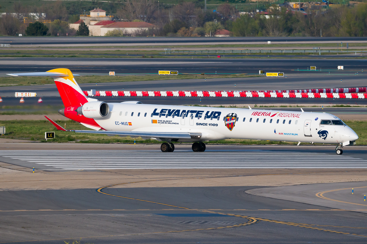 Full size: Iberia Regional Mitsubishi CRJ-900 EC-MUG at Madrid Barajas Airport