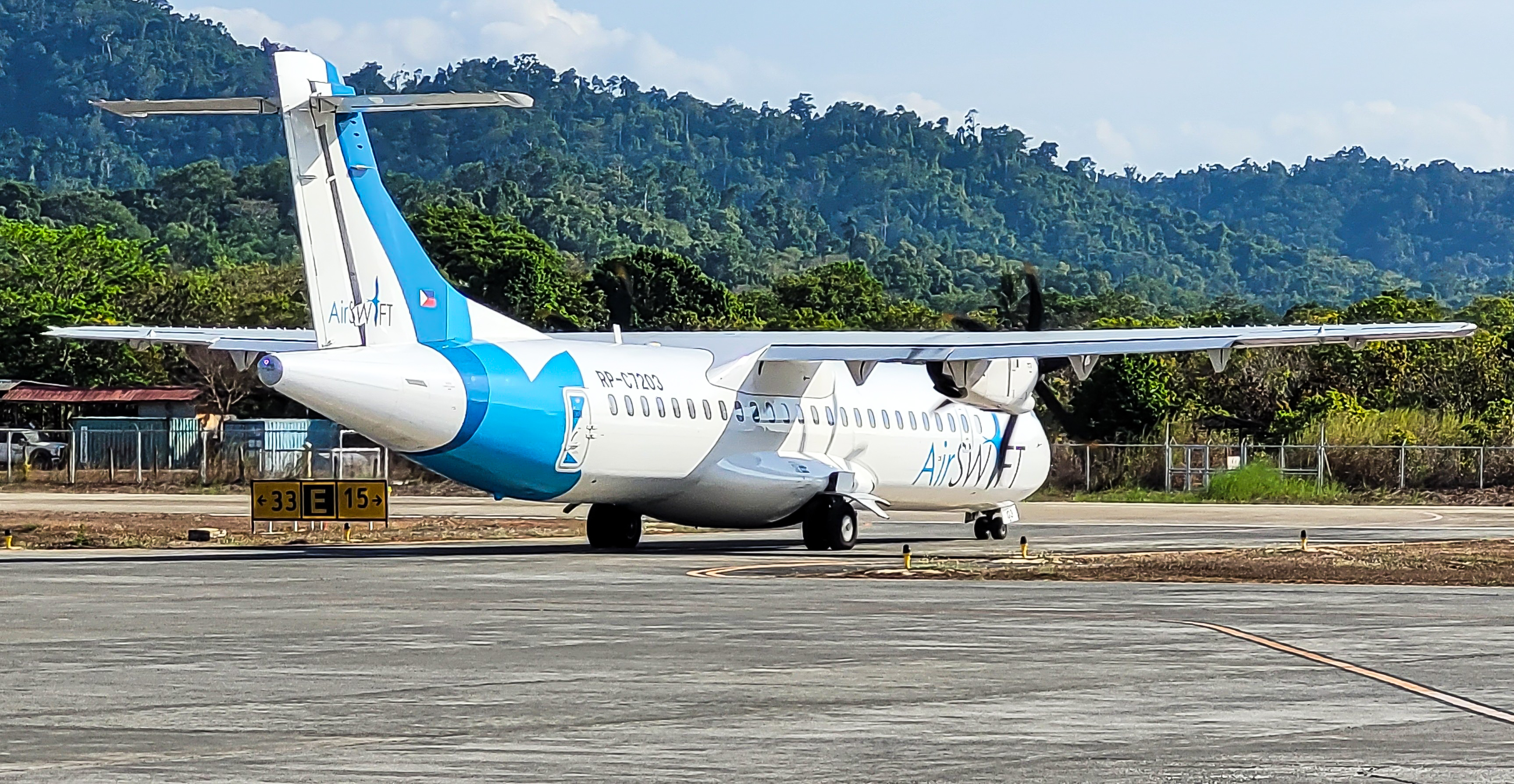 Full size: AirSWIFT ATR 72-600 RP-C7203 at El Nido Airport