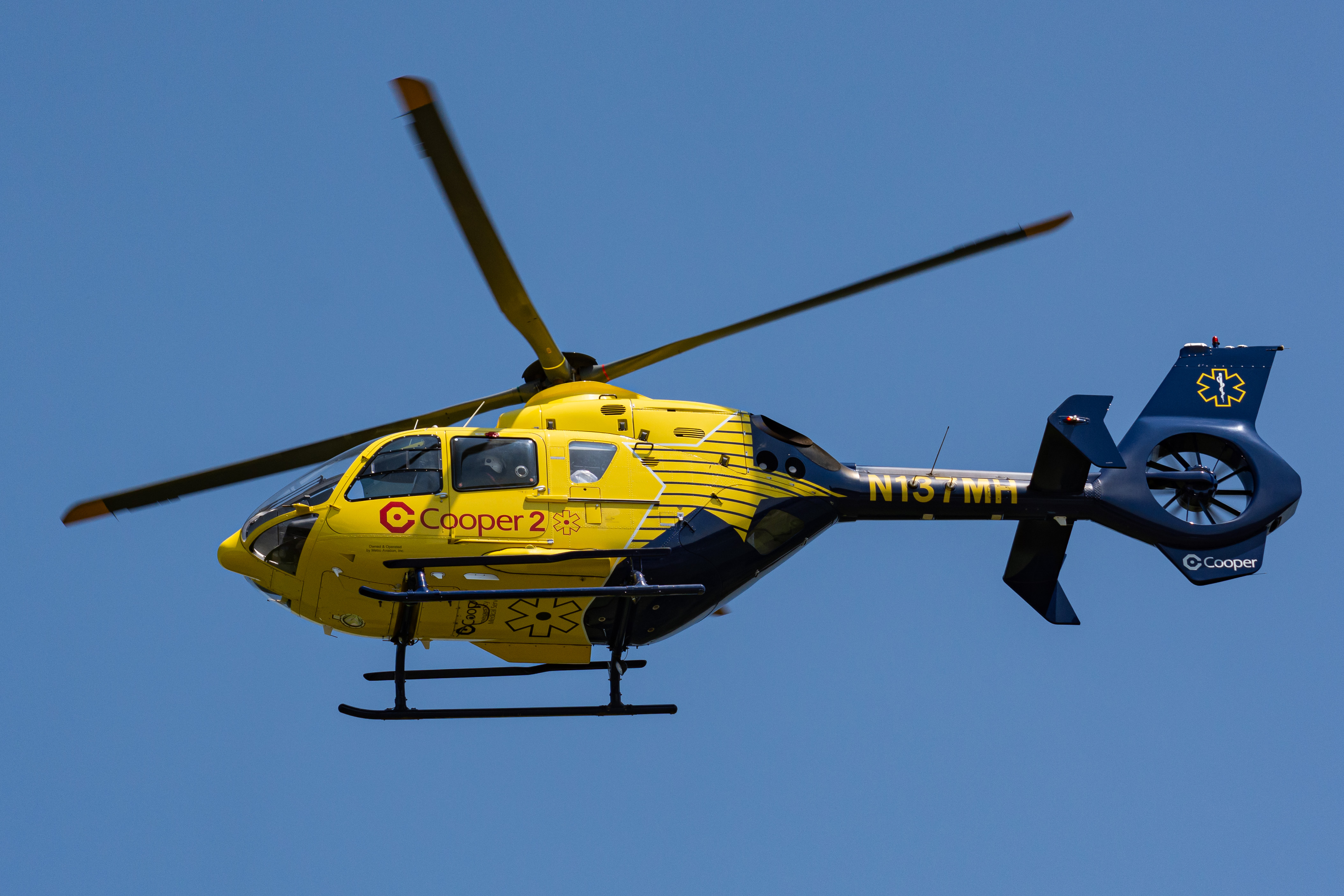 Full size: PRIVATE Eurocoptor EC-135 N137MH at Flying W Airport