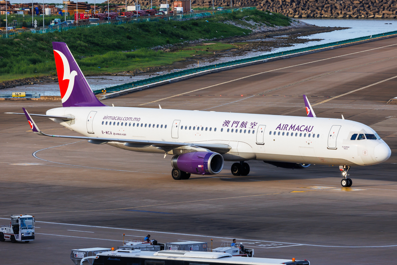 Full size: Air Macau Airbus A321-200 B-MCA at Macau International Airport