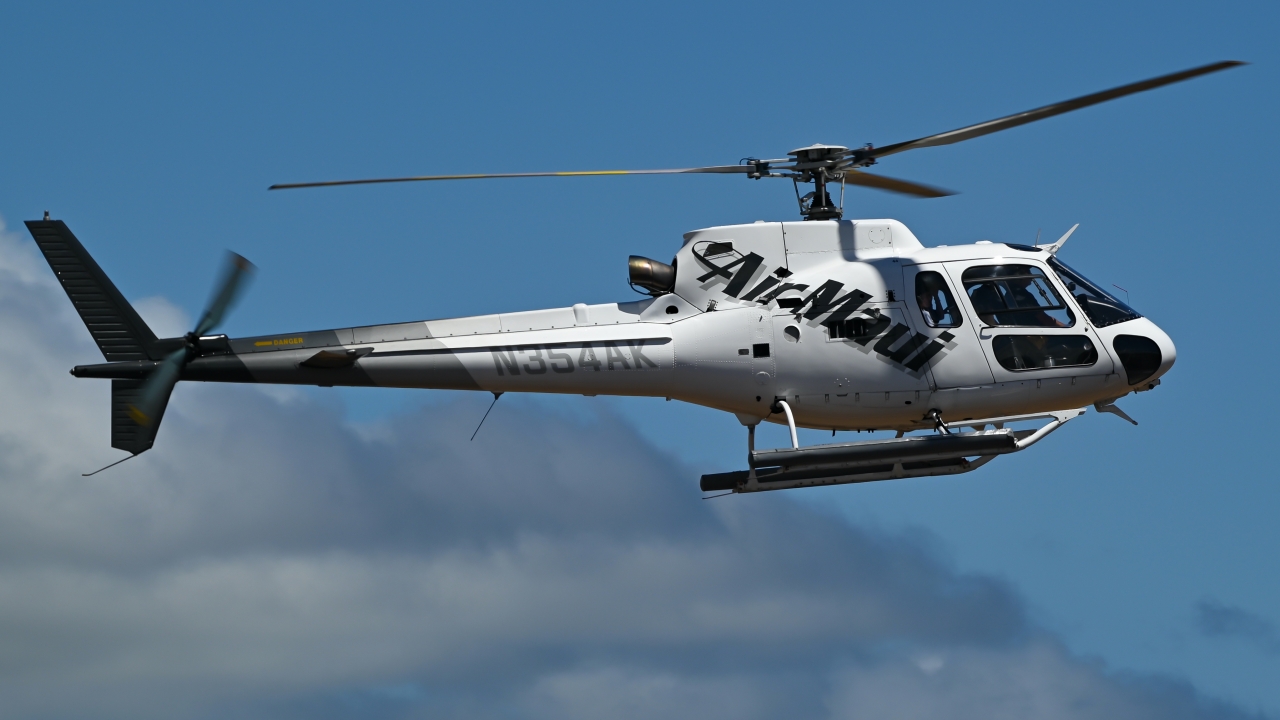 Full size: Air Maui Eurocopter AS 350 B2 N354AK at Kahului Airport