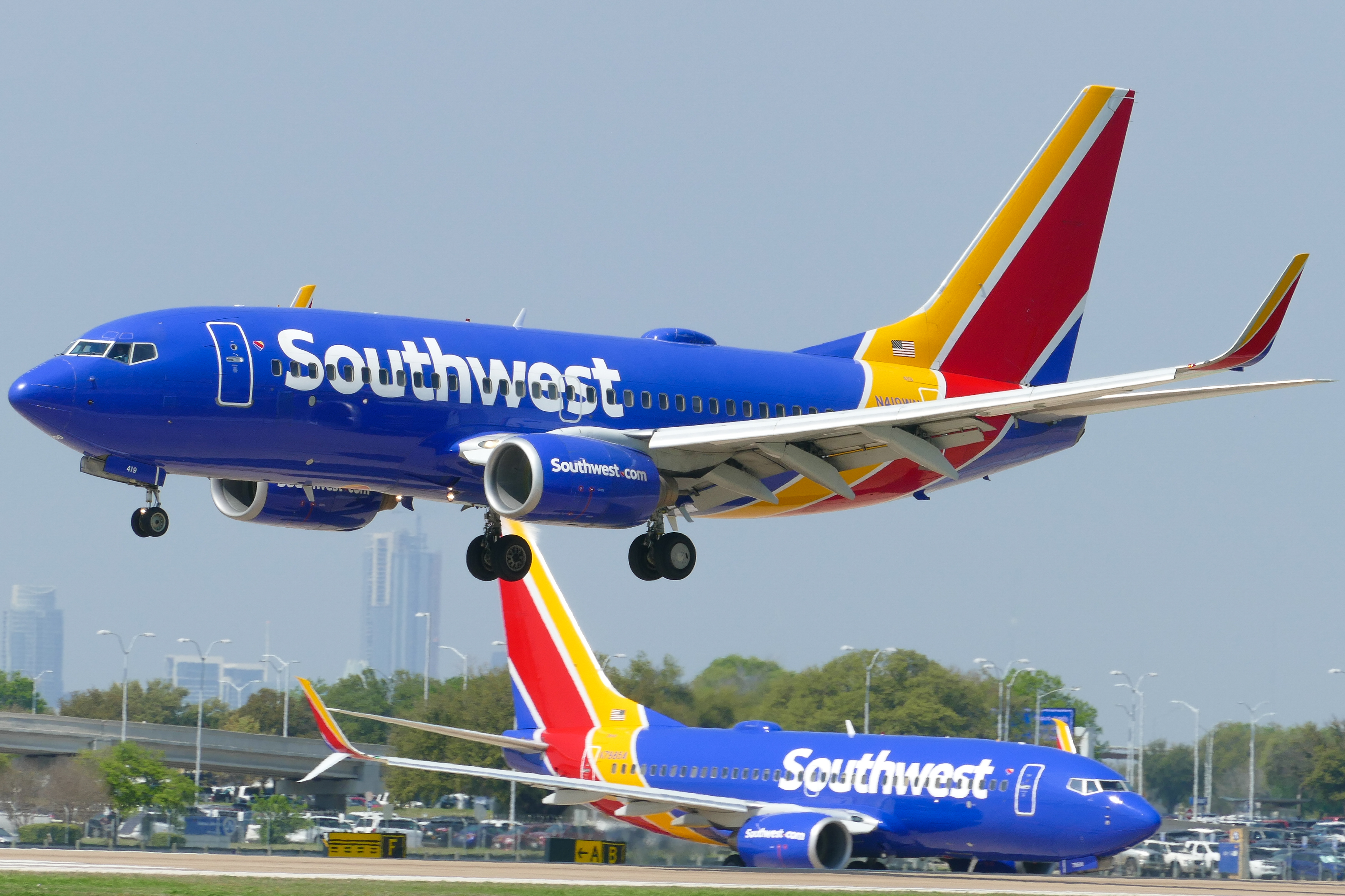 Full size: Southwest Airlines Boeing 737-700 N419WN at Austin-Bergstrom International Airport