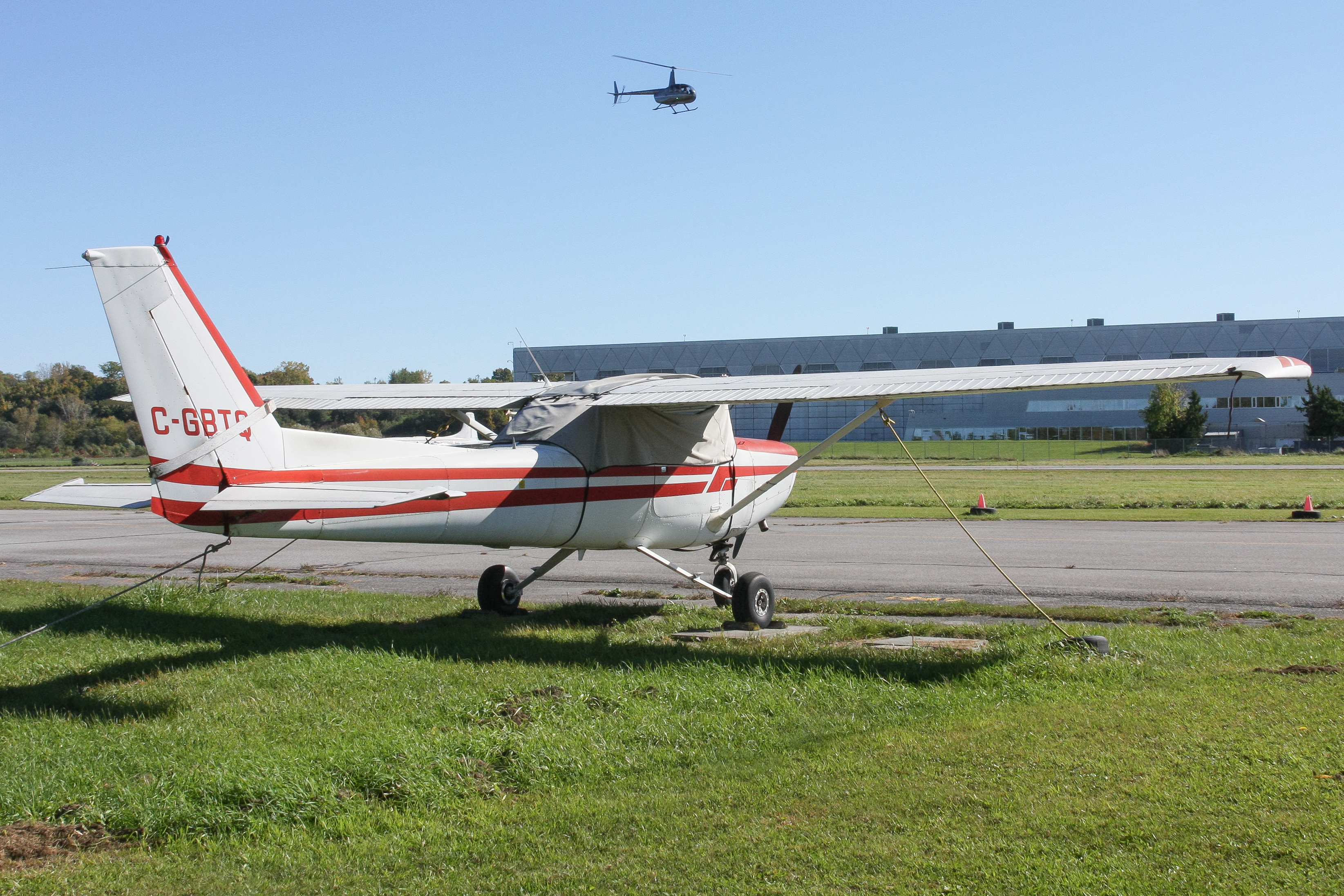 Full size: Rockcliffe Flying Club Cessna 152 C-GTBQ at Ottawa / Rockcliffe Airport