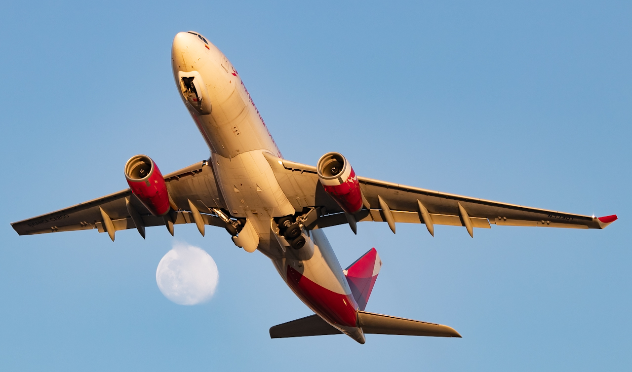 Full size: Avianca Cargo Airbus A330-200F N334QT at Miami International Airport