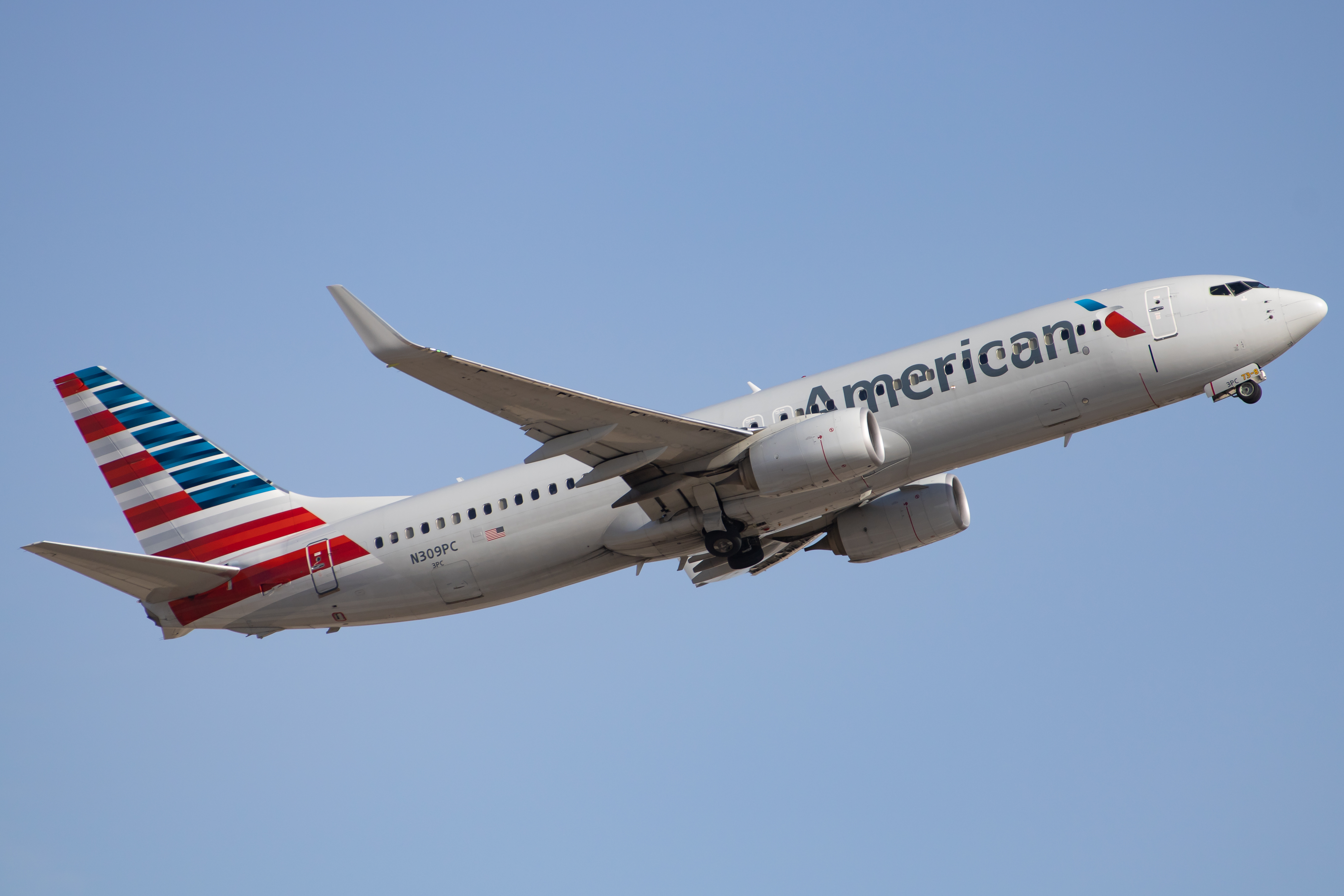 Full size: American Airlines Boeing 737-800 N309PC at Phoenix Sky Harbor International Airport