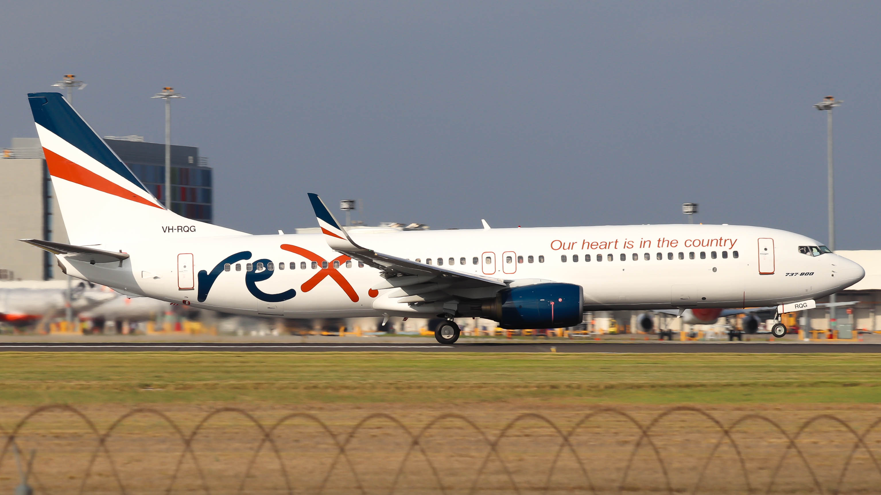 Full size: Regional Express (REX) Boeing 737-800 VH-RQG at Melbourne Airport