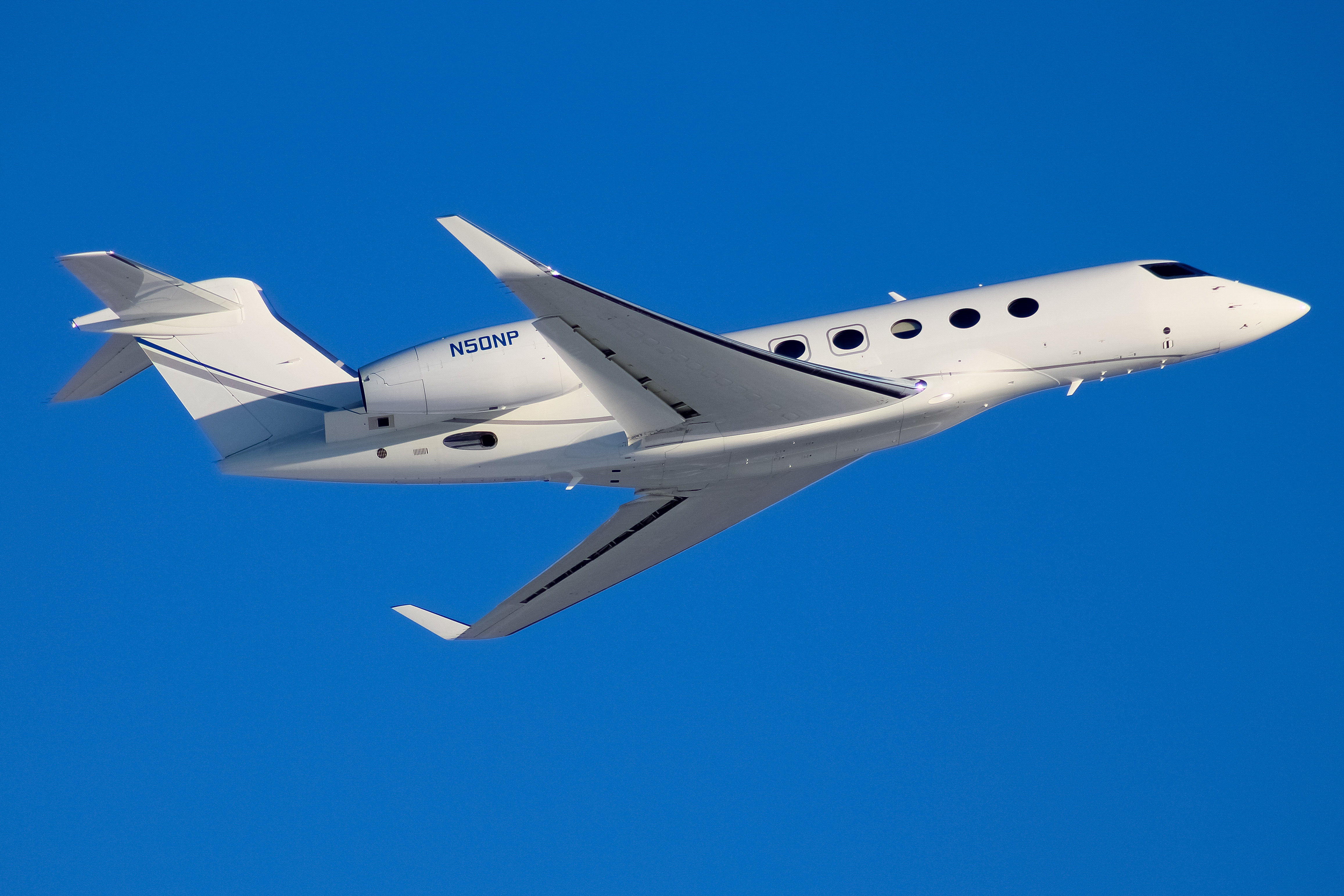 Full size: PRIVATE  Gulfstream G500 N50NP at Cincinnati Municipal Airport/Lunken Field