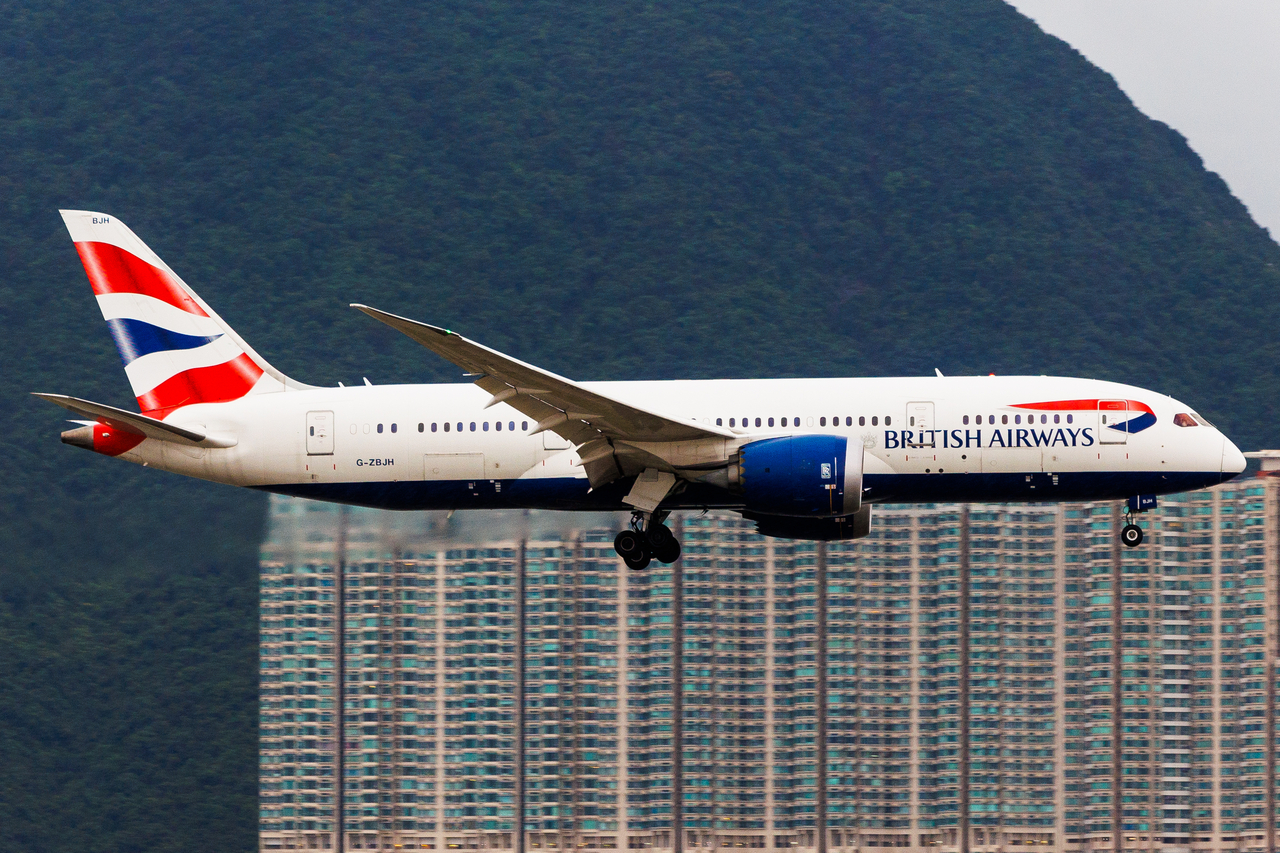 Full size: British Airways Boeing 787-8 G-ZBJH at Hong Kong International Airport