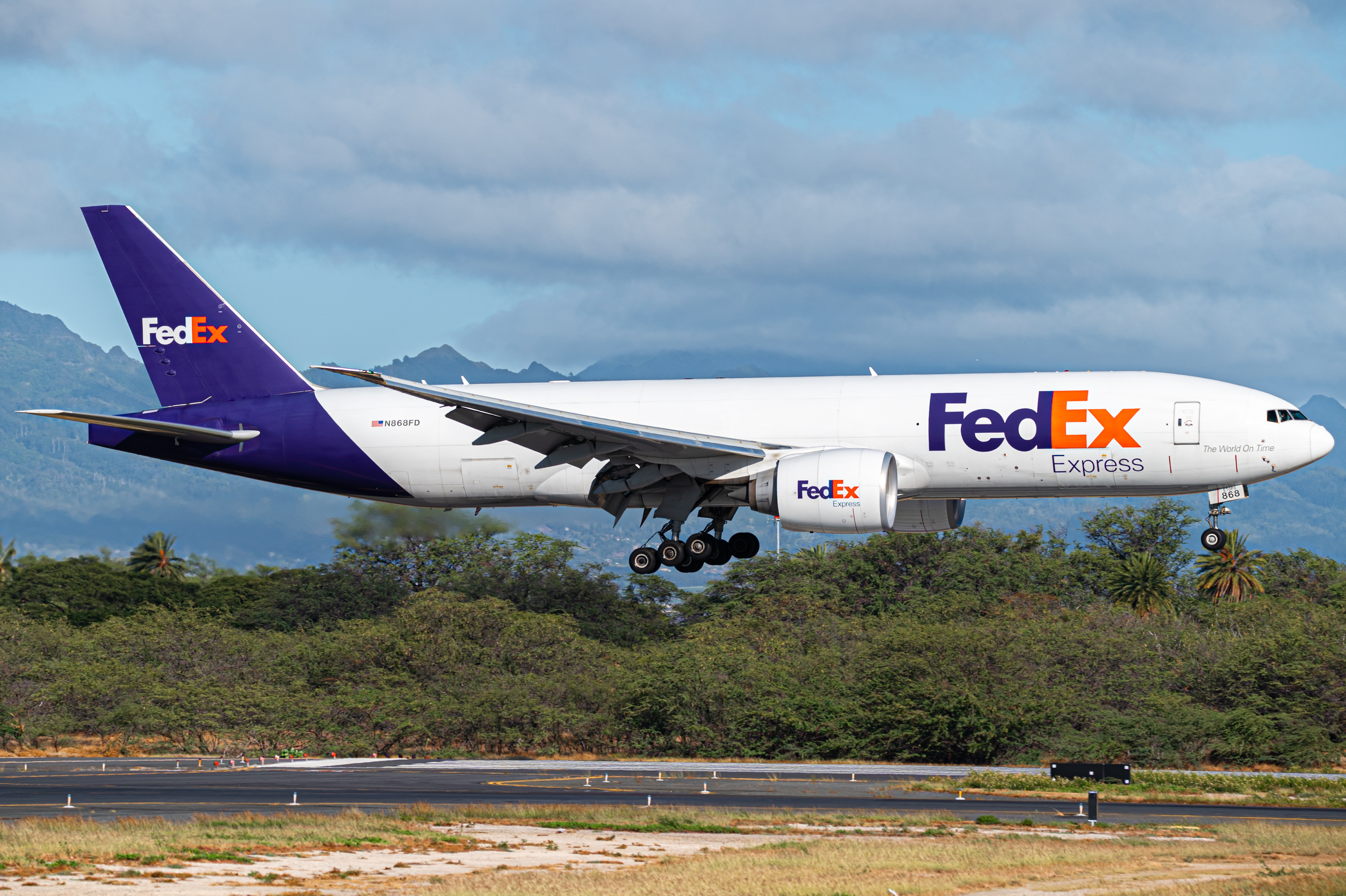 Full size: FedEx Boeing 777-F N868FD at Daniel K Inouye International Airport