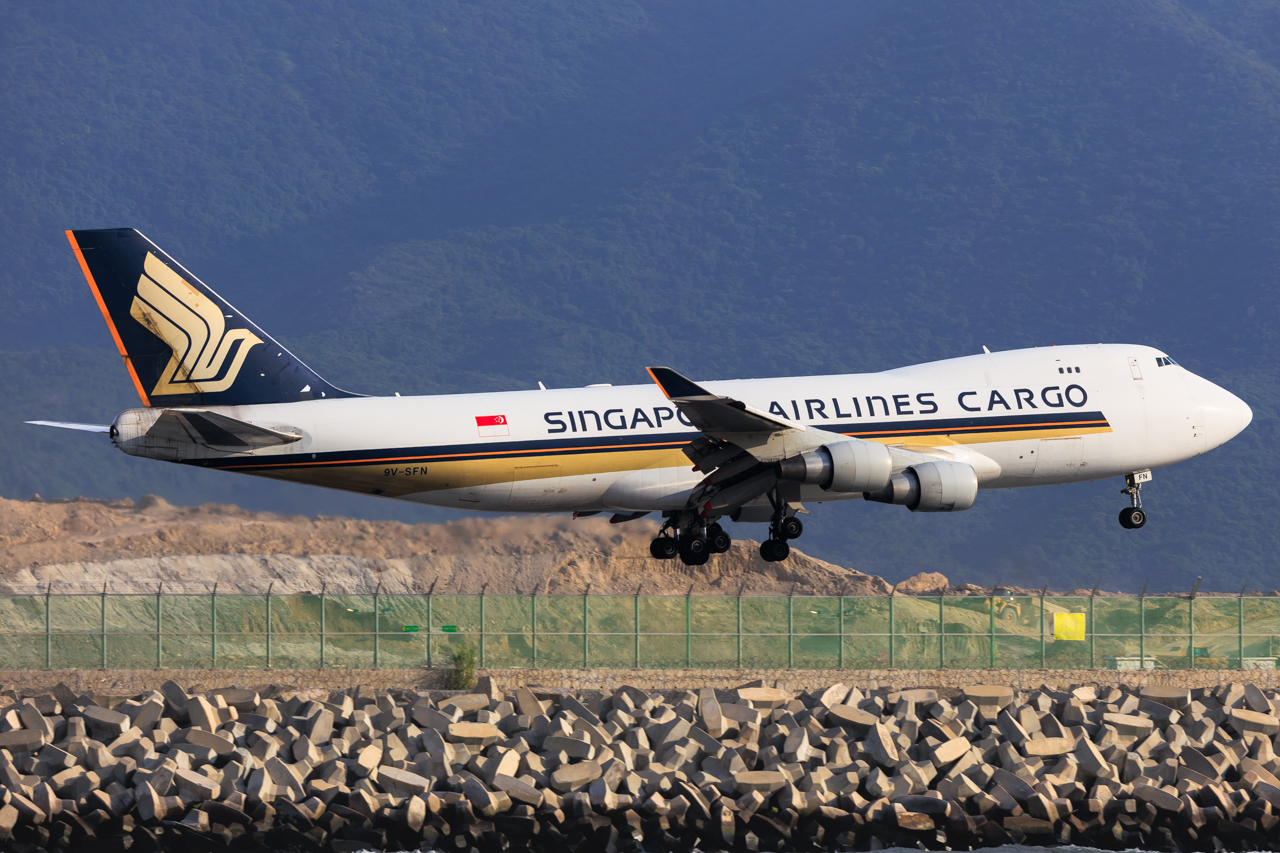 Full size: Singapore Airlines Cargo Boeing 747-400F 9V-SFN at Hong Kong International Airport