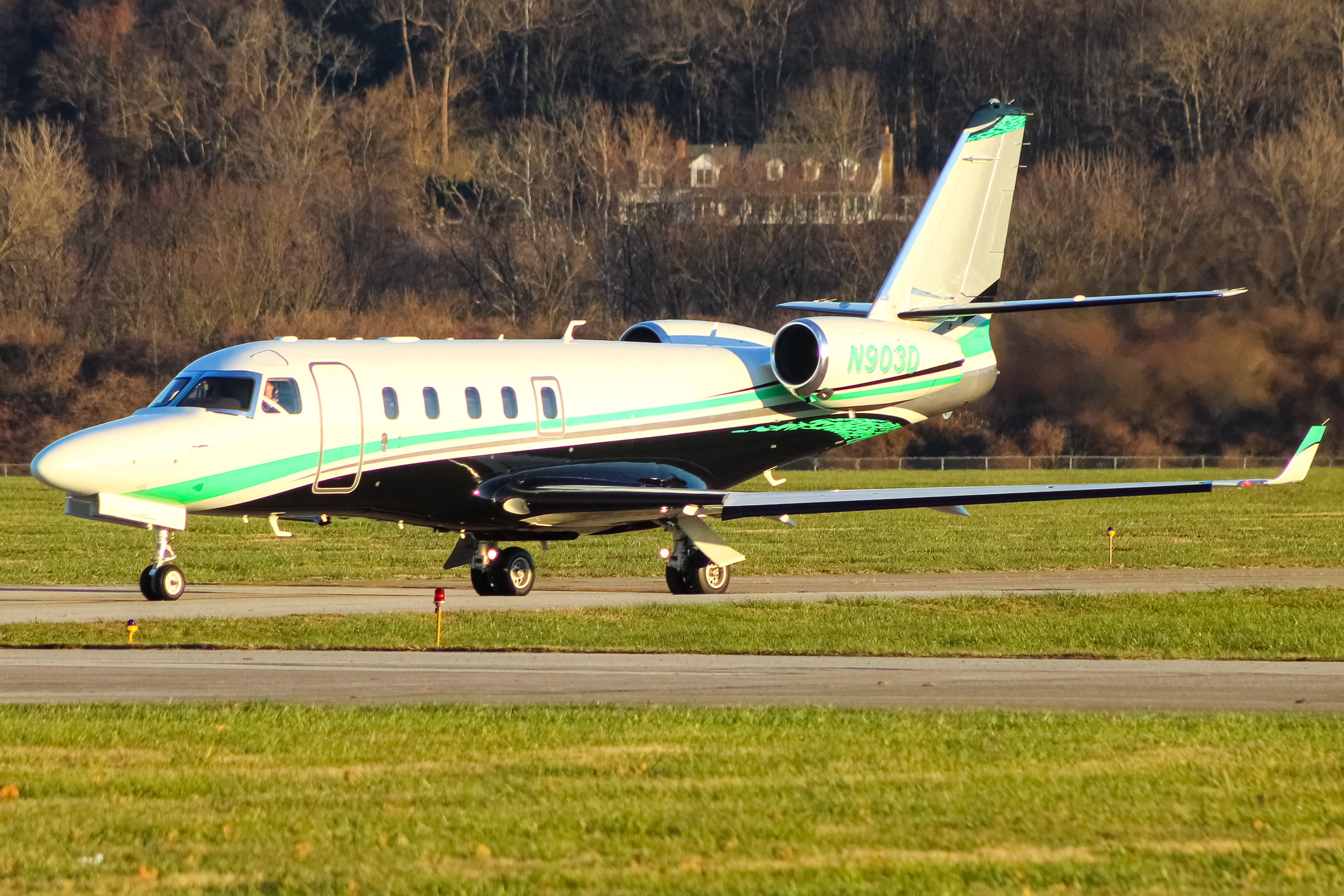 Full size: PRIVATE  Gulfstream G100 N903D at Cincinnati Municipal Airport/Lunken Field
