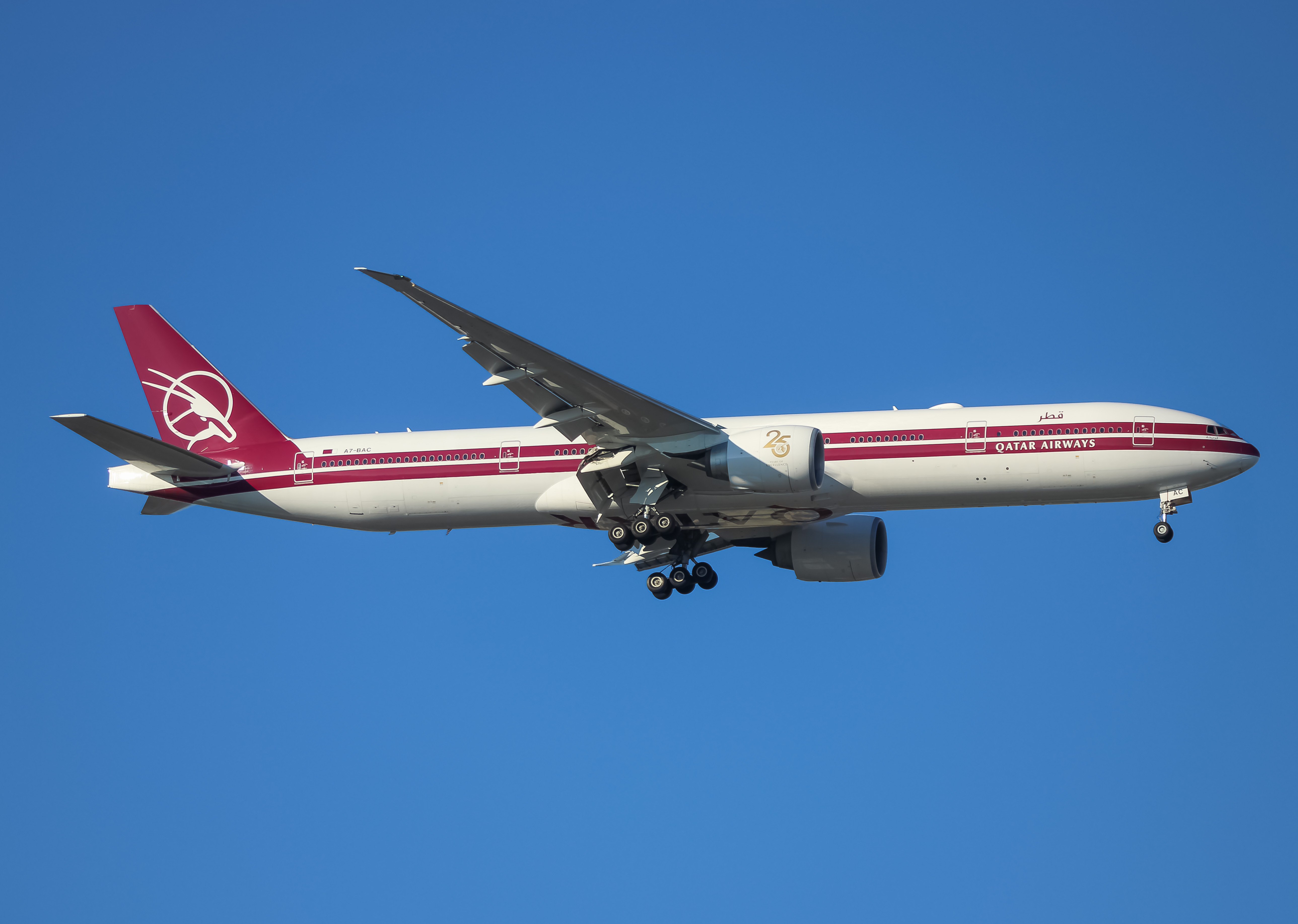 Full size: Qatar Airways Boeing 777-300ER A7-BAC at Washington Dulles International Airport