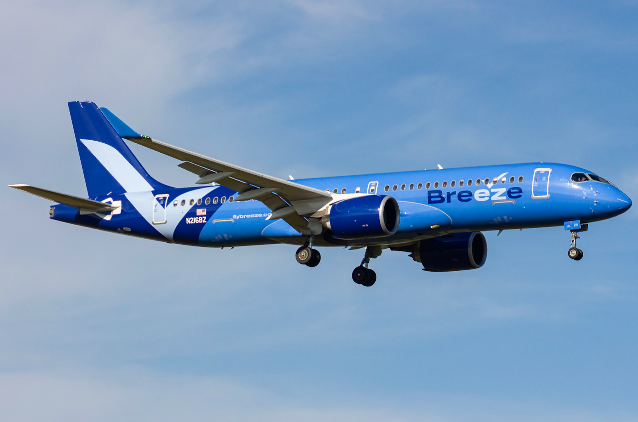 Full size: Breeze Airways Airbus A220-300 N216BZ at Tampa International Airport
