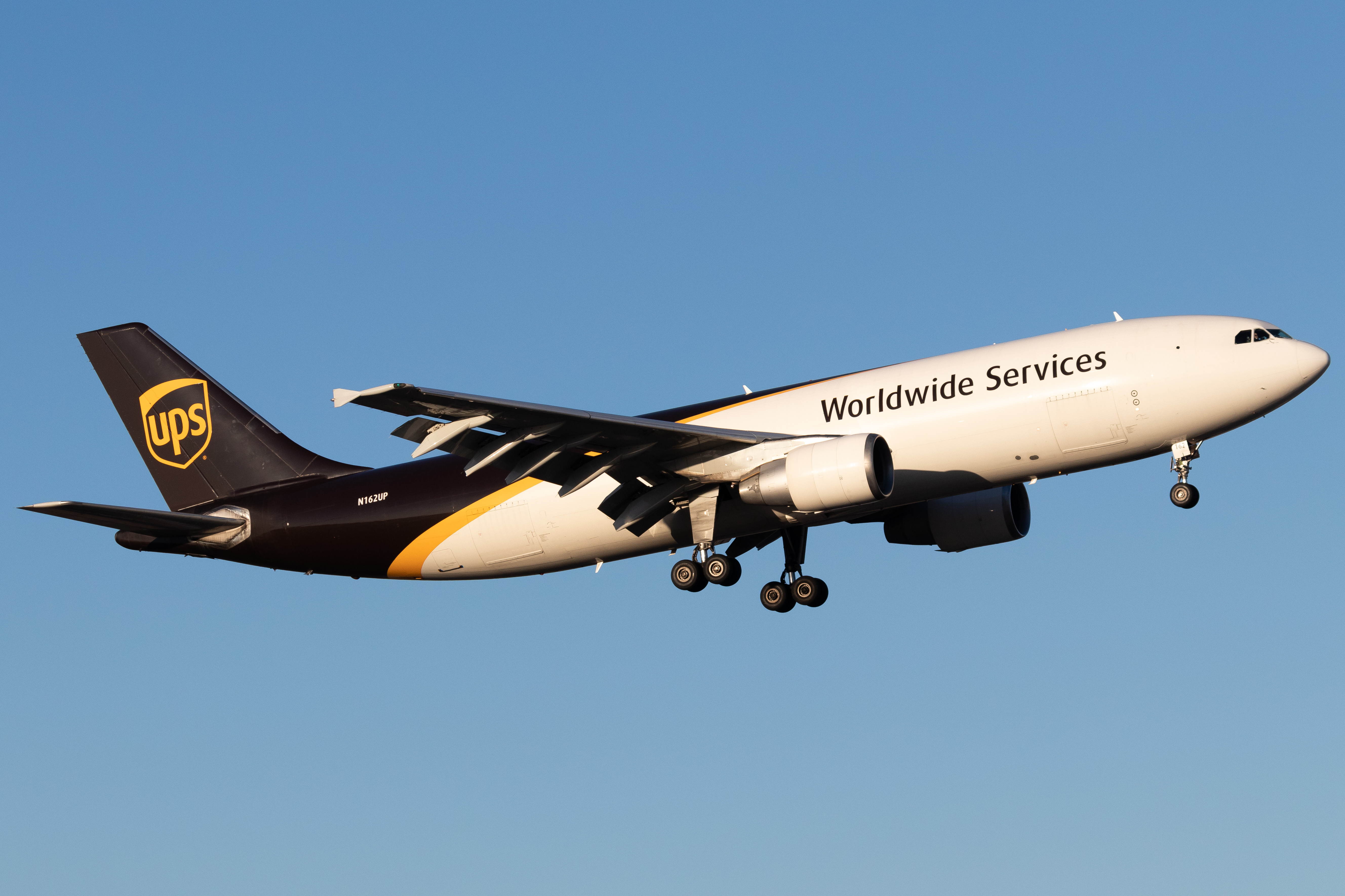 Full size: United Parcel Service Airbus A300F-600 N162UP at San Antonio International Airport