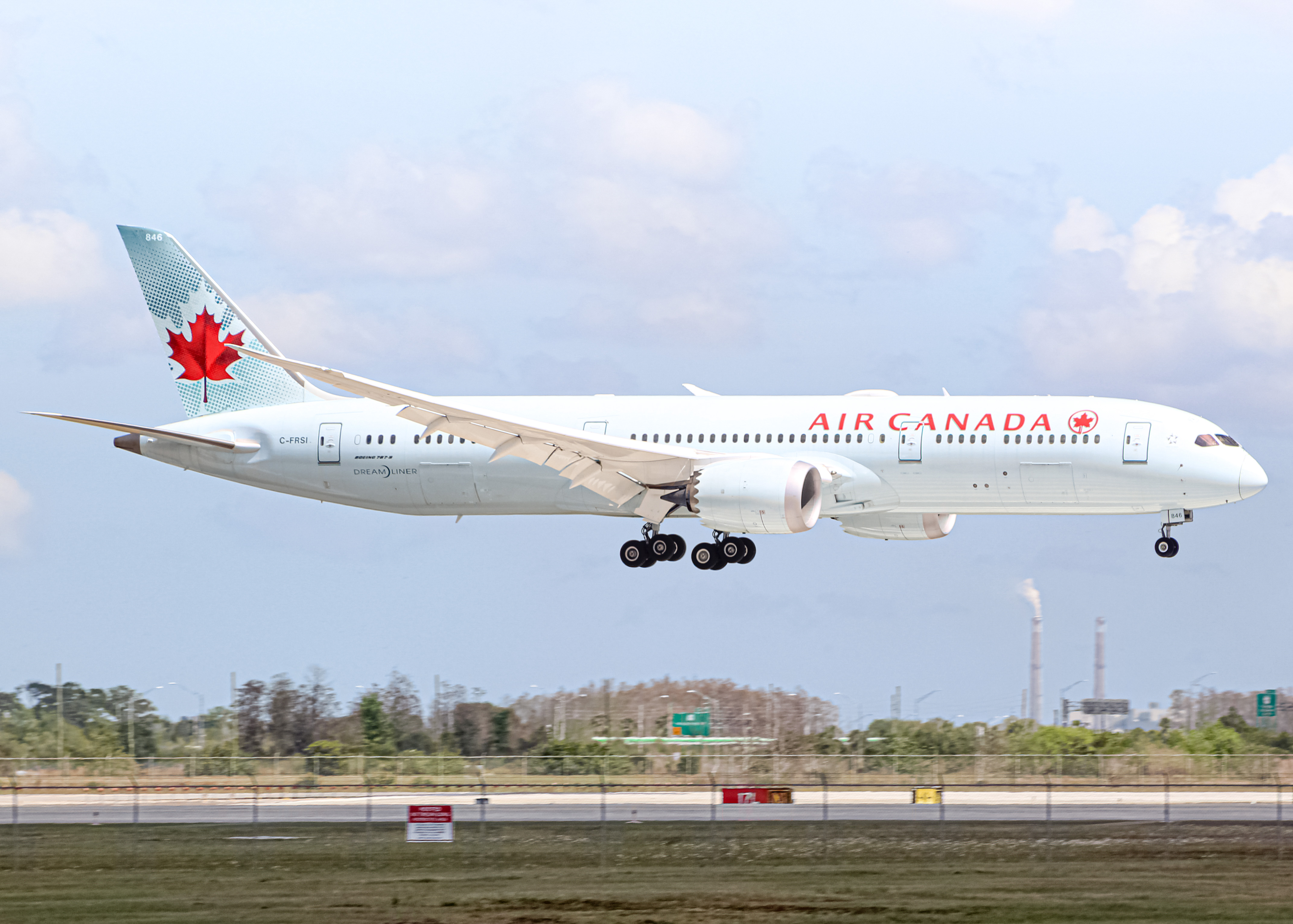 Full size: Air Canada Boeing 787-9 C-FRSI at Orlando International Airport