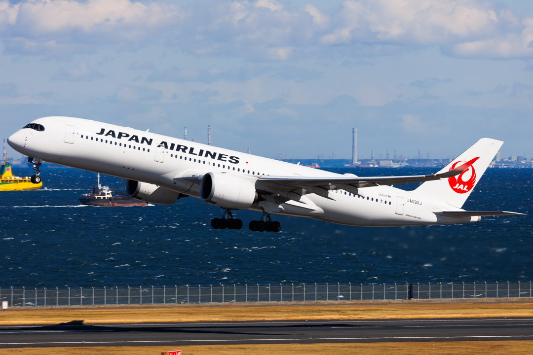 Full size: Japan Airlines Airbus A350-900 JA09XJ at Tokyo-Haneda Airport