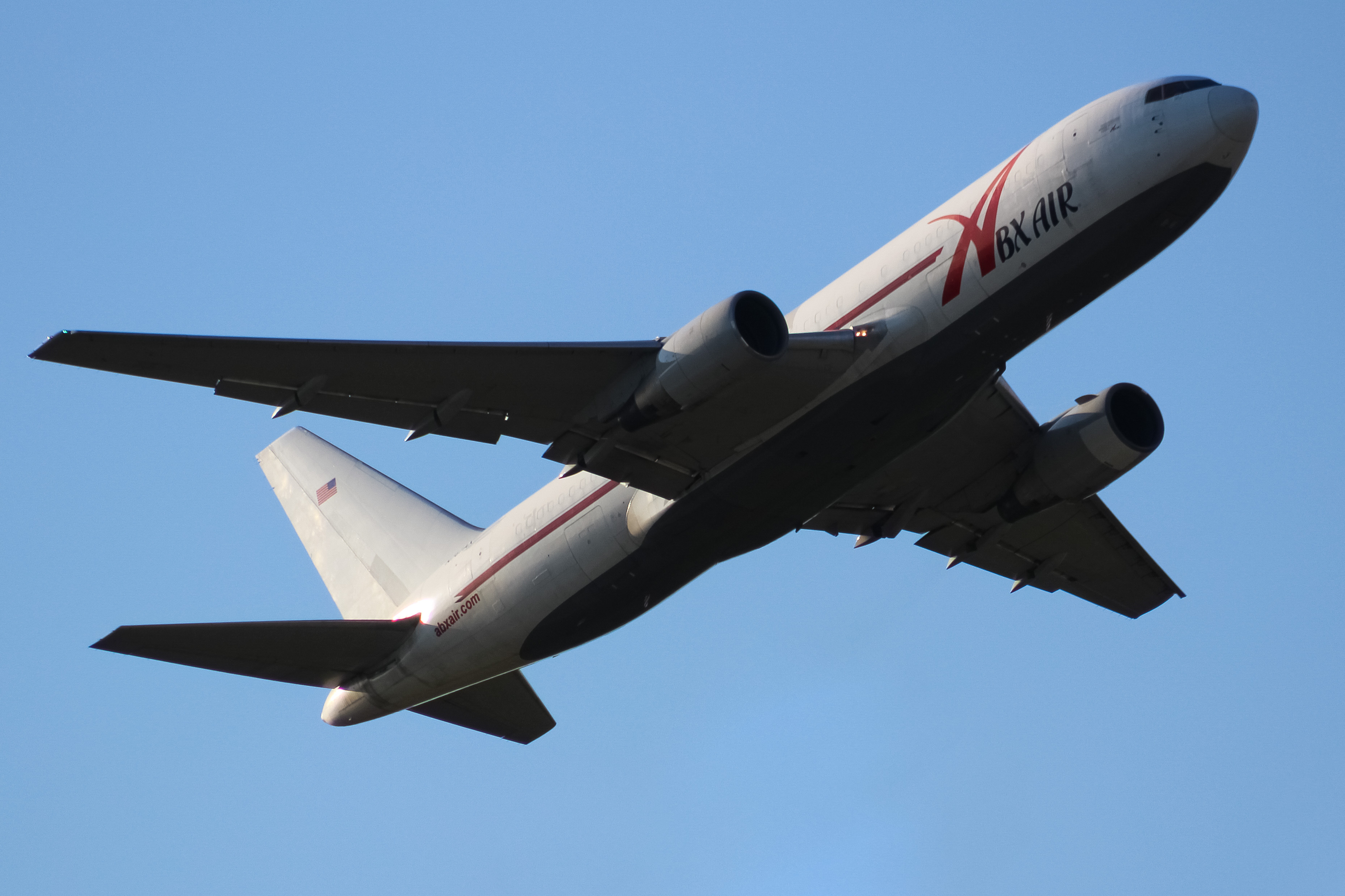Full size: ABX Air Boeing 767-200F N767AX at Cincinnati/Northern Kentucky International Airport
