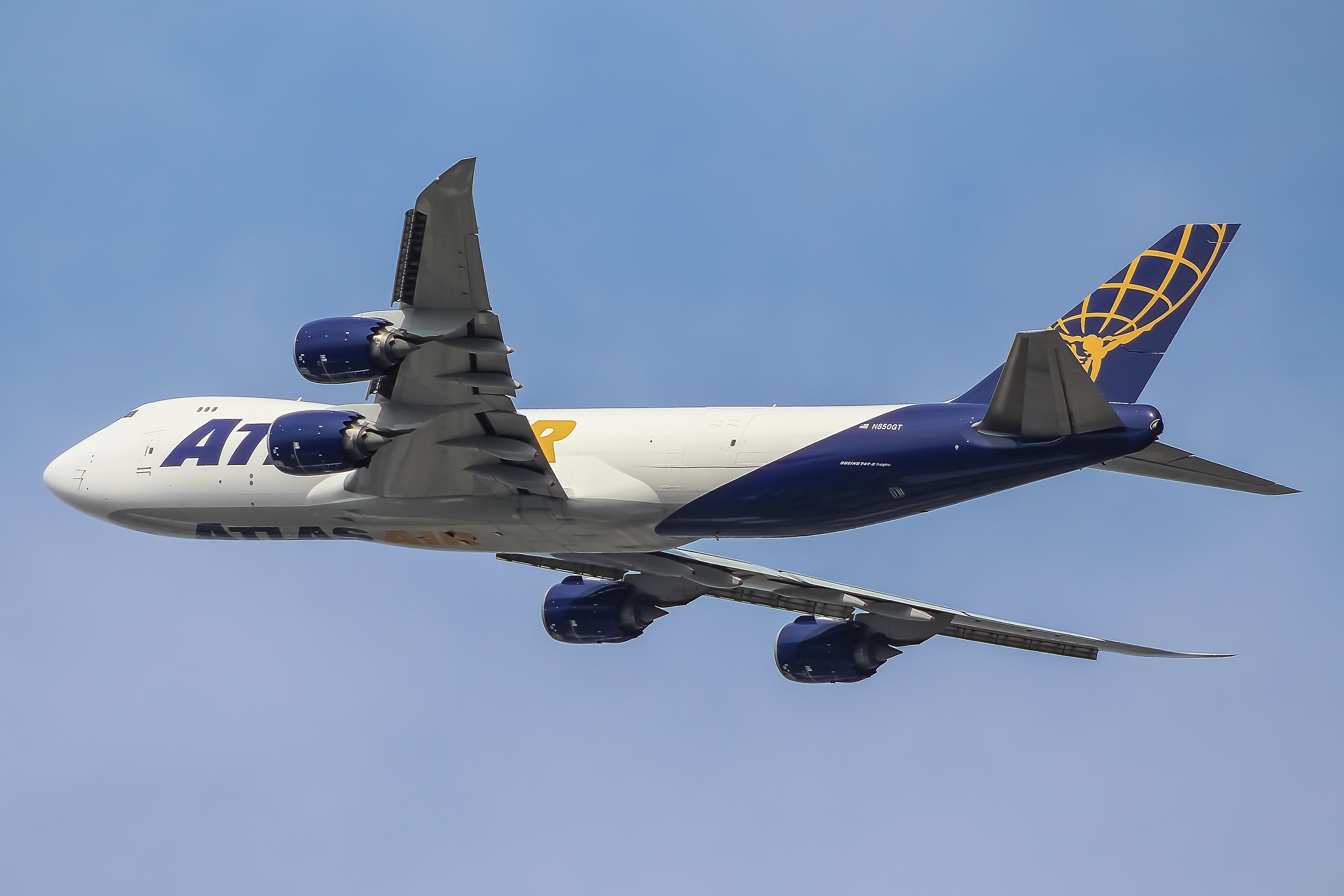 Full size: Atlas Air Boeing 747-8F N850GT at Chicago O'Hare International Airport