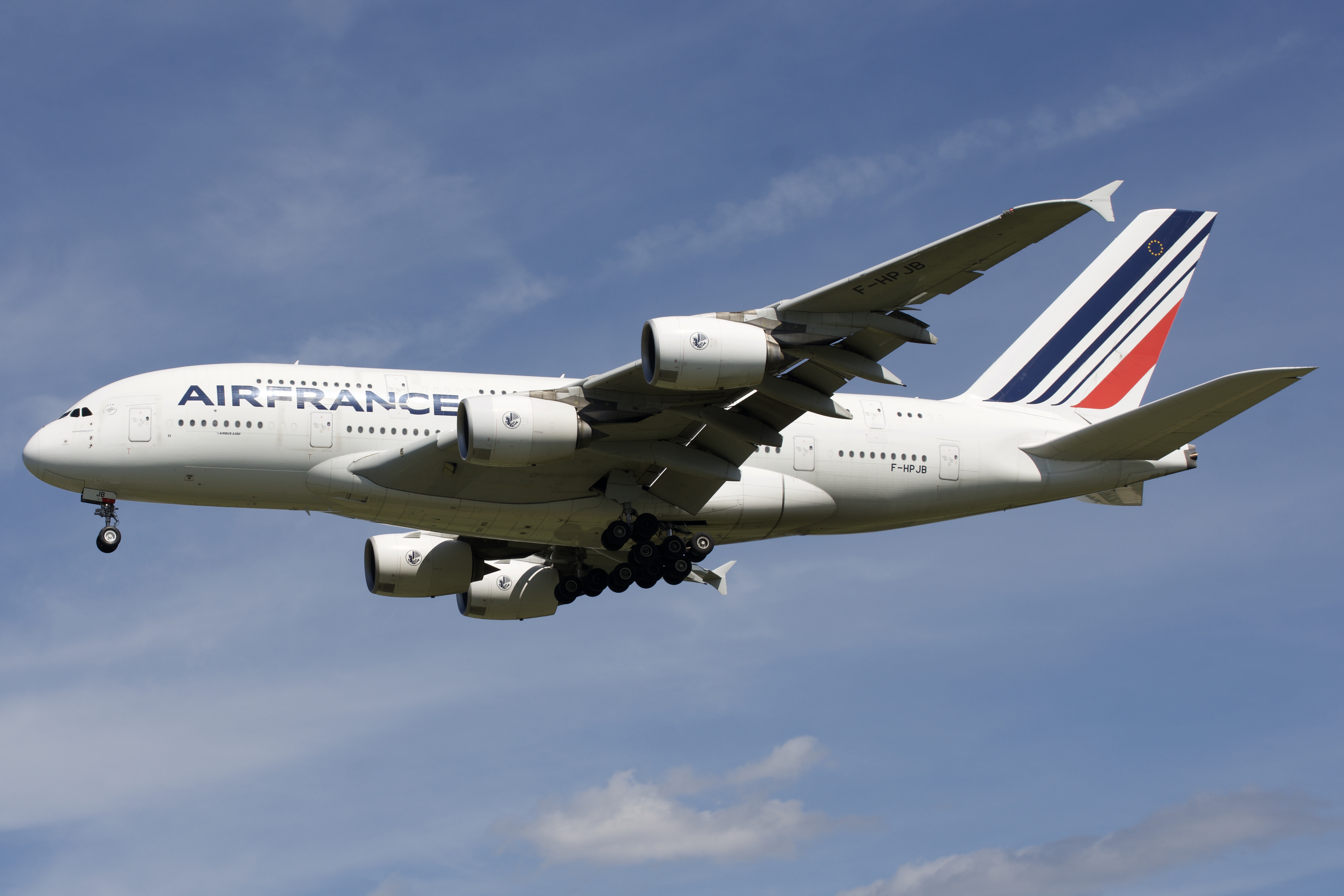 Full size: Air France Airbus A380-800 F-HPJB at Washington Dulles International Airport