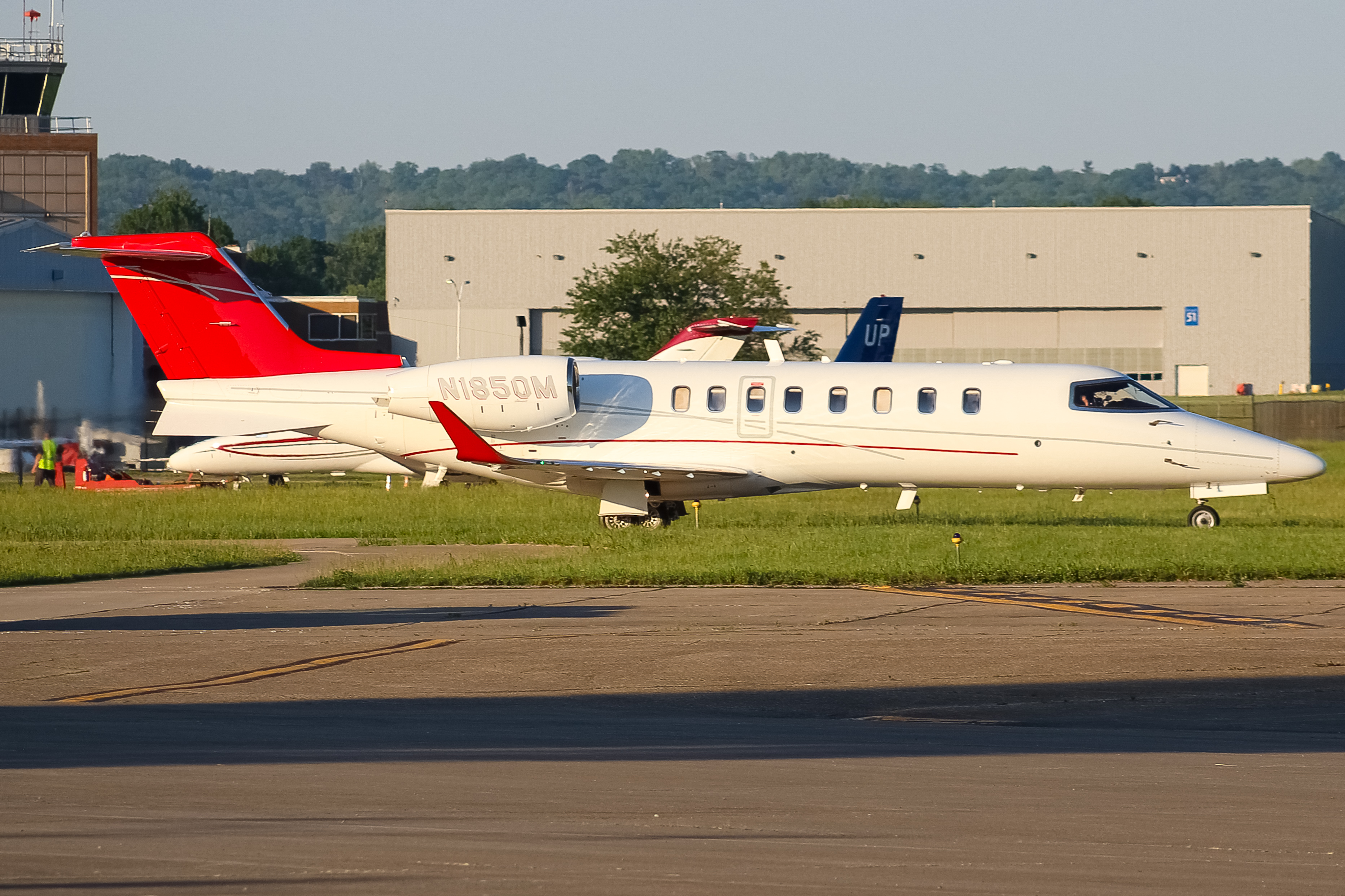 Full size: PRIVATE  Learjet 45 N1850M at Cincinnati Municipal Airport/Lunken Field