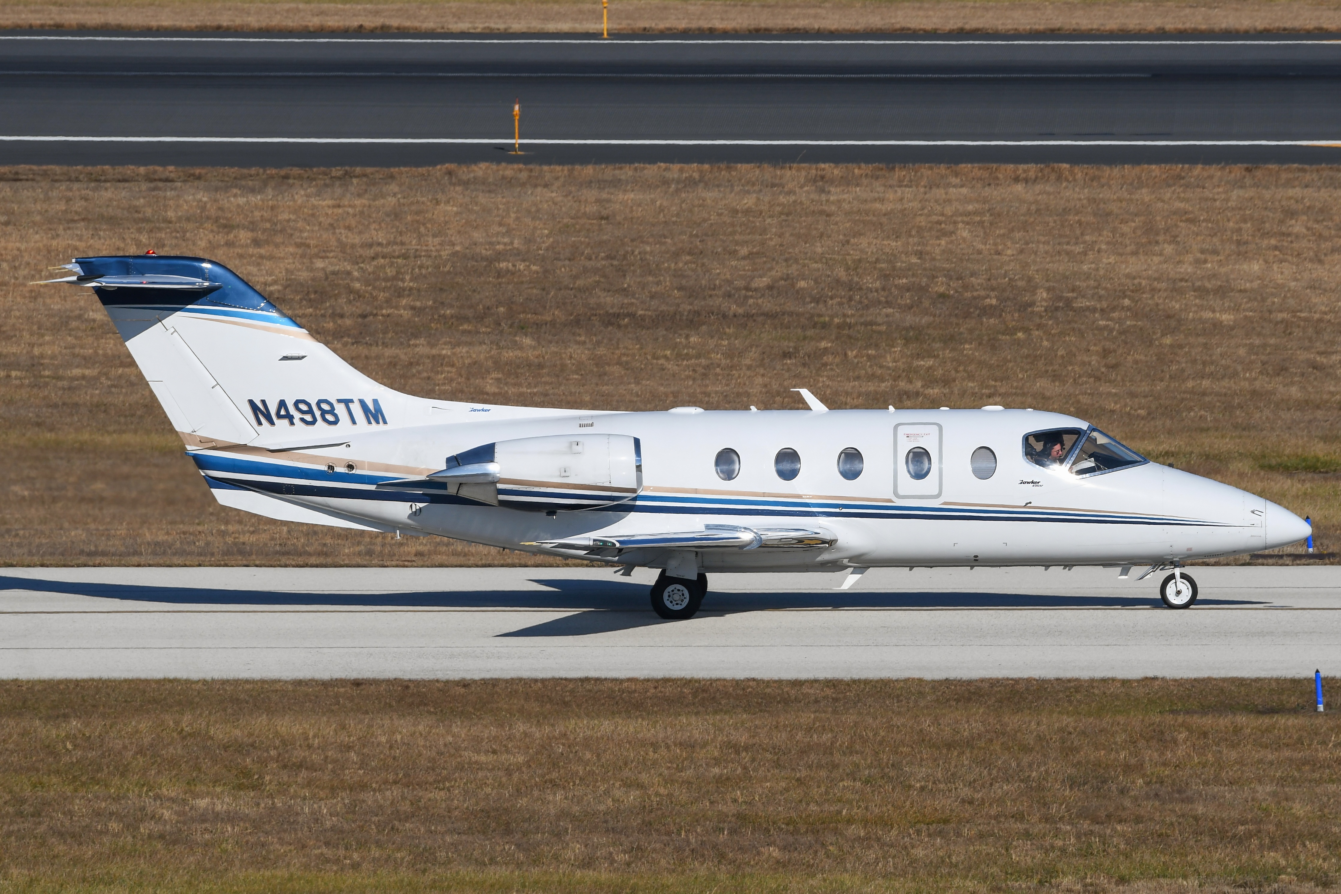 Full size: Wheels Up  Beechcraft Hawker 400XP N498TM at Atlantic City International Airport