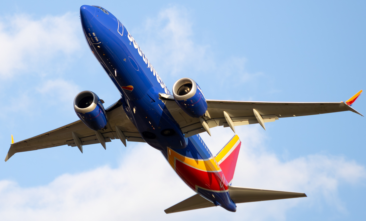 Full size: Southwest Airlines Boeing 737 MAX 8 N1810U at Pittsburgh International Airport