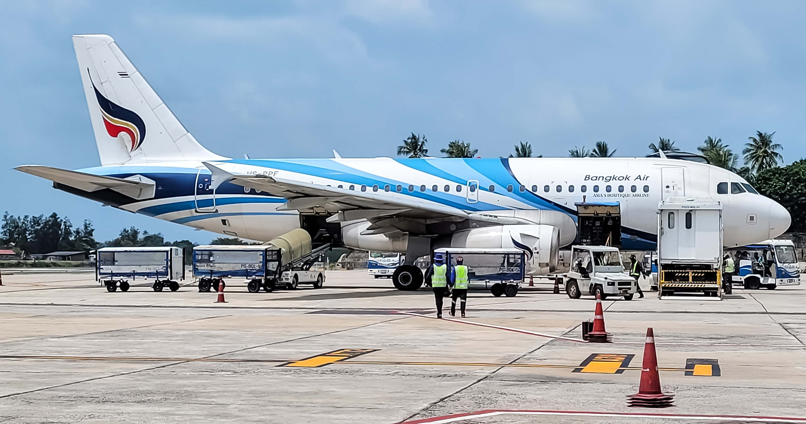 Full size: Bangkok Airways Airbus A319 HS-PPF at Koh Samui Airport