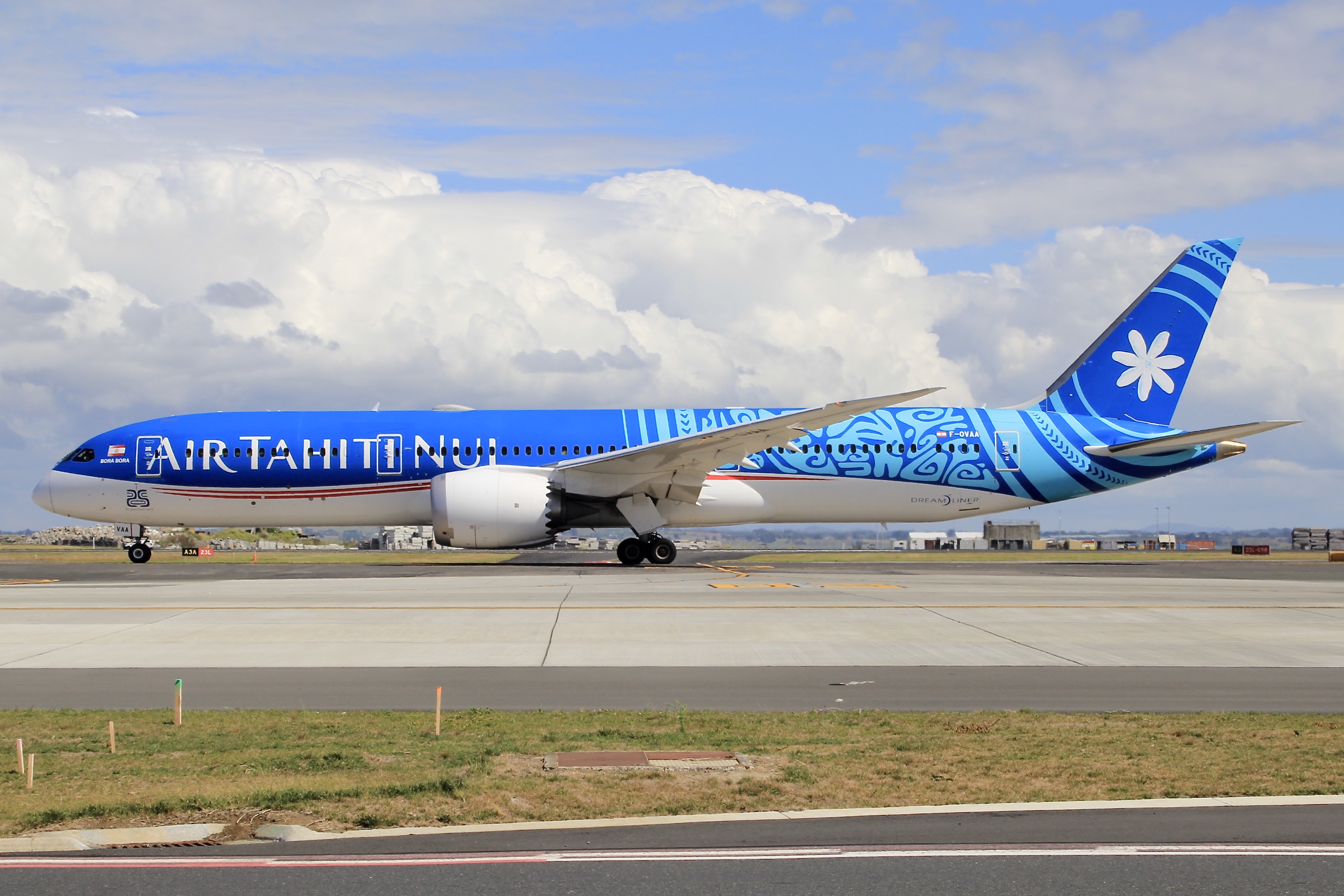 Full size: Air Tahiti Nui Boeing 787-9 F-OVAA at Auckland International Airport