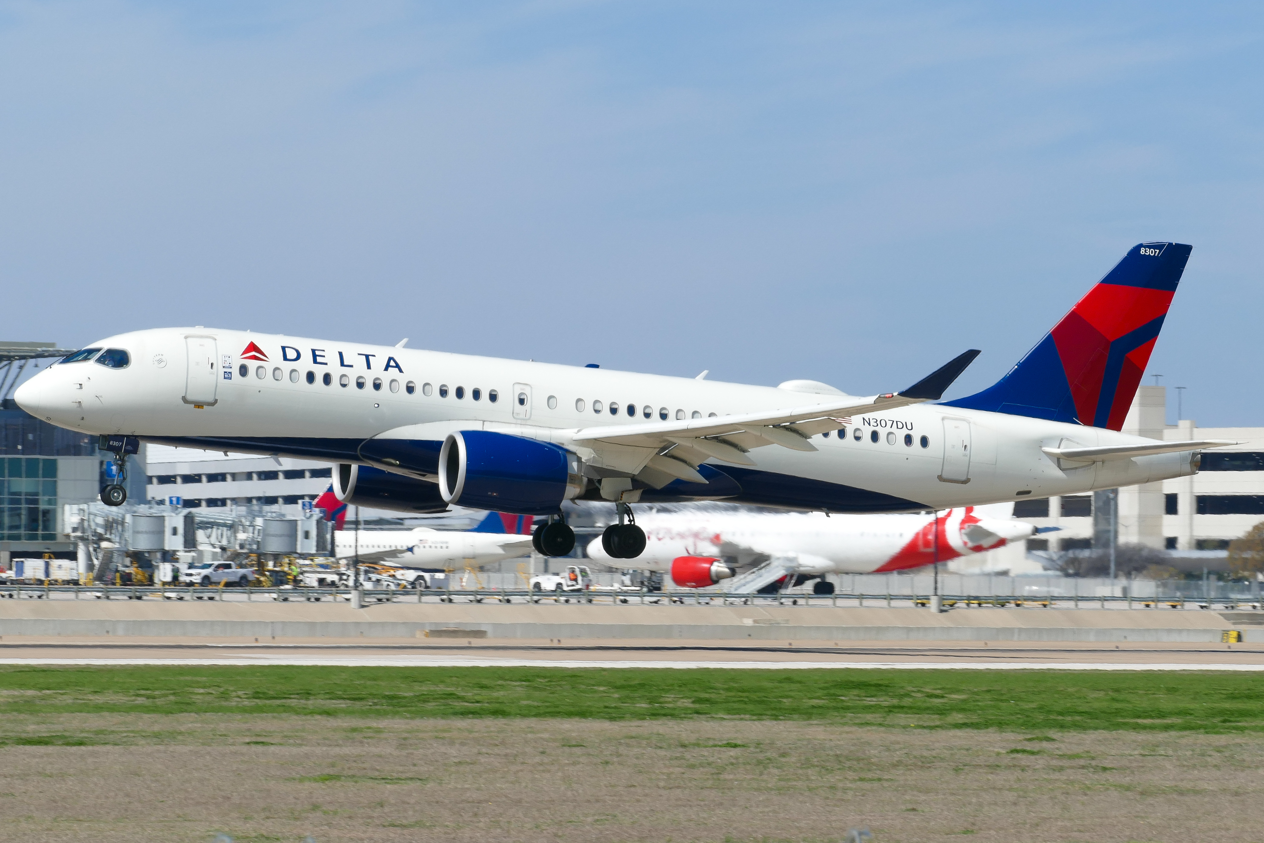 Full size: Delta Airlines Airbus A220-300 N307DU at Austin-Bergstrom International Airport