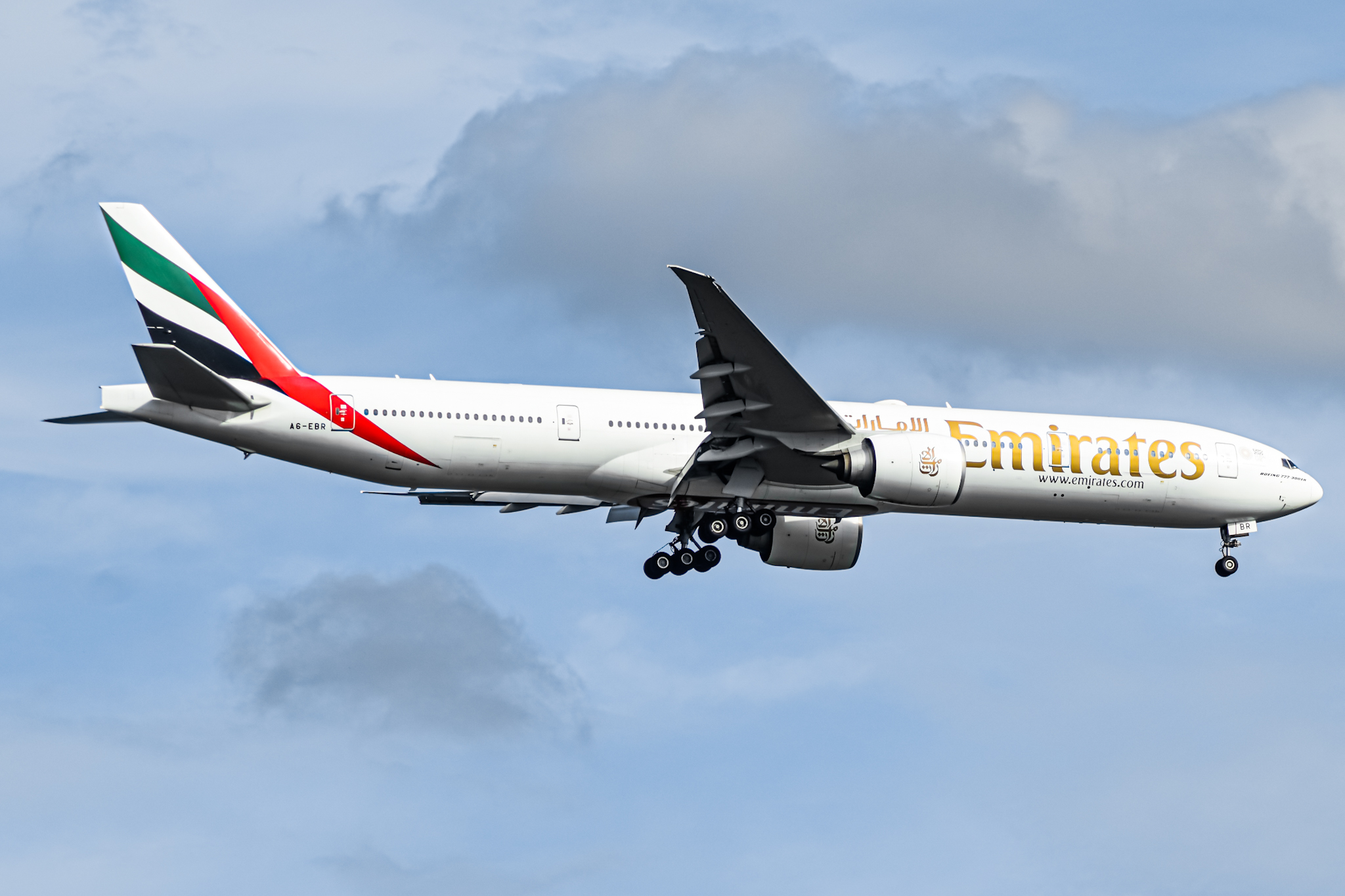 Full size: Emirates Boeing 777-300ER A6-EBR at Singapore-Changi Airport