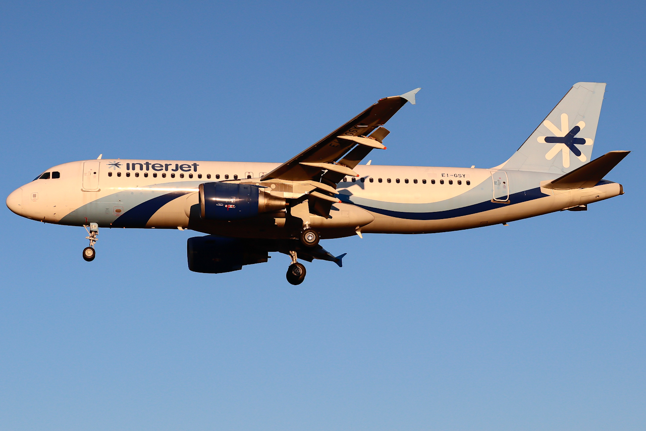 Full size: InterJet Airbus A320 EI-GSY at Portsmouth International Airport at Pease
