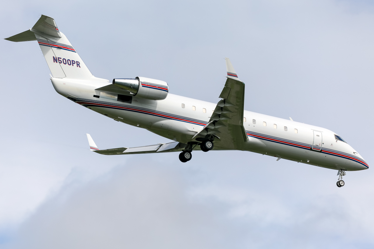 Full size: PRIVATE Mitsubishi CRJ-200 N500PR at Avoca Wilkes-Barre/Scranton International Airport