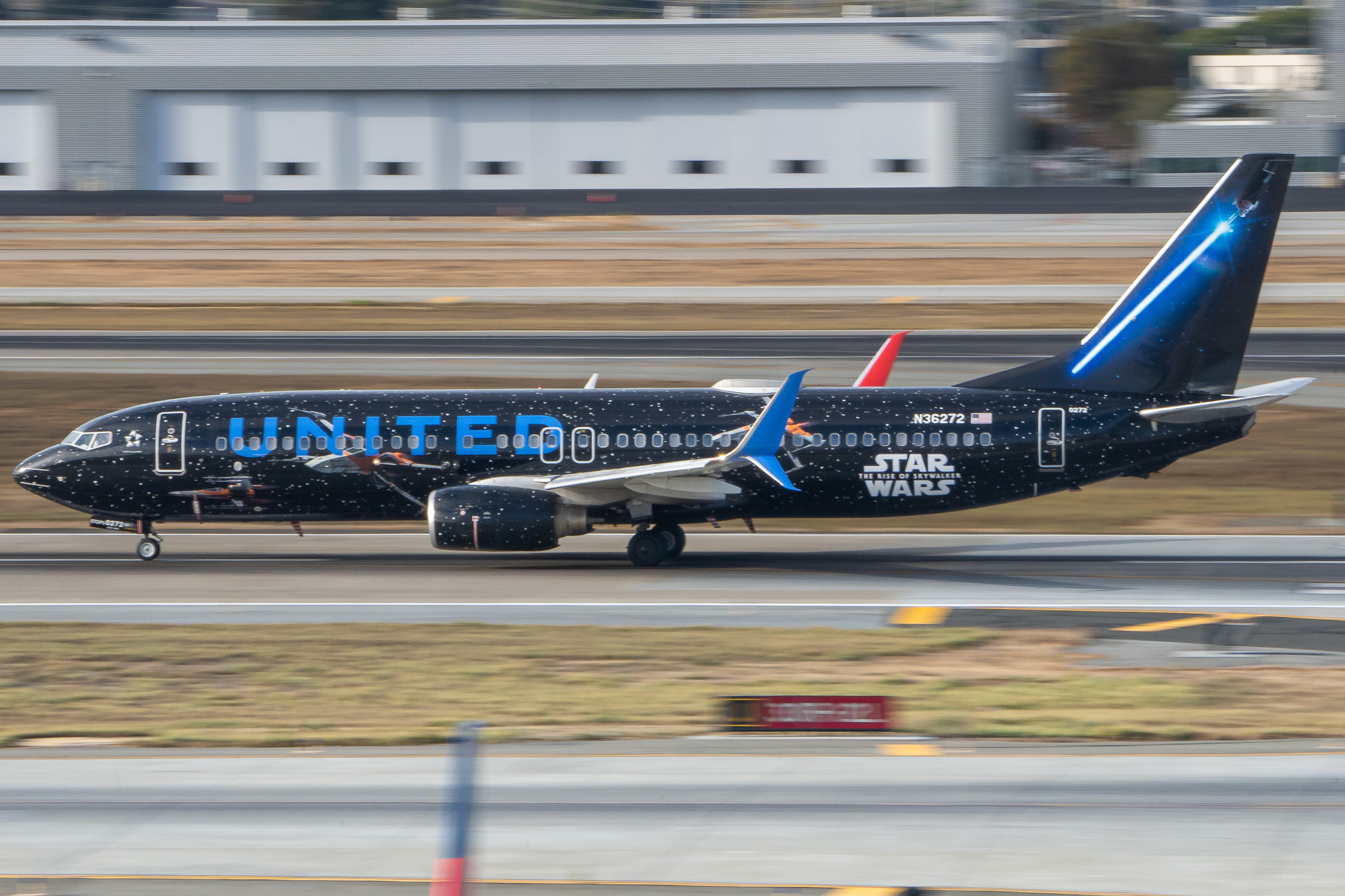 Full size: United Airlines Boeing 737-800 N36272 at Norman Y Mineta San Jose International Airport