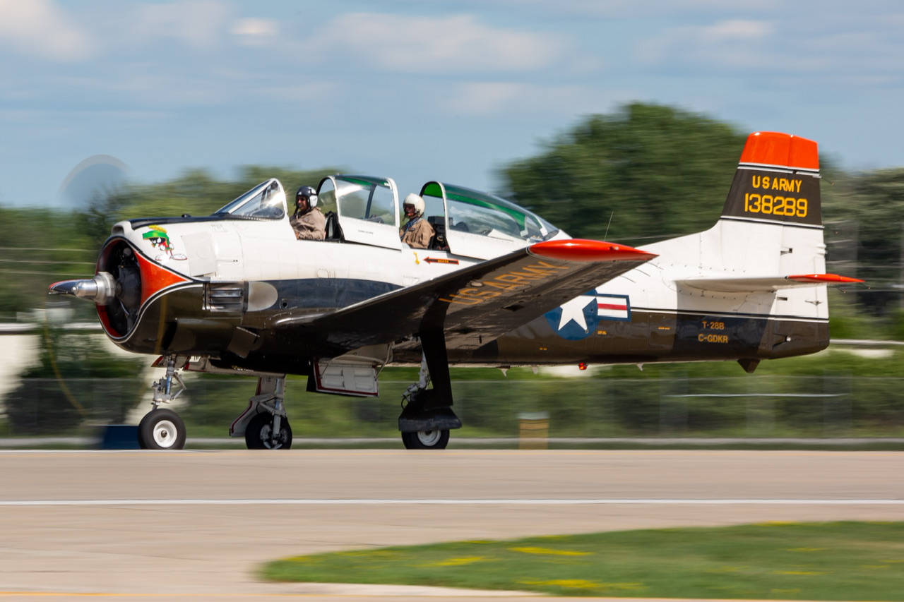Full size: PRIVATE North American T-28B Trojan C-GDKR at Wittman Regional Airport